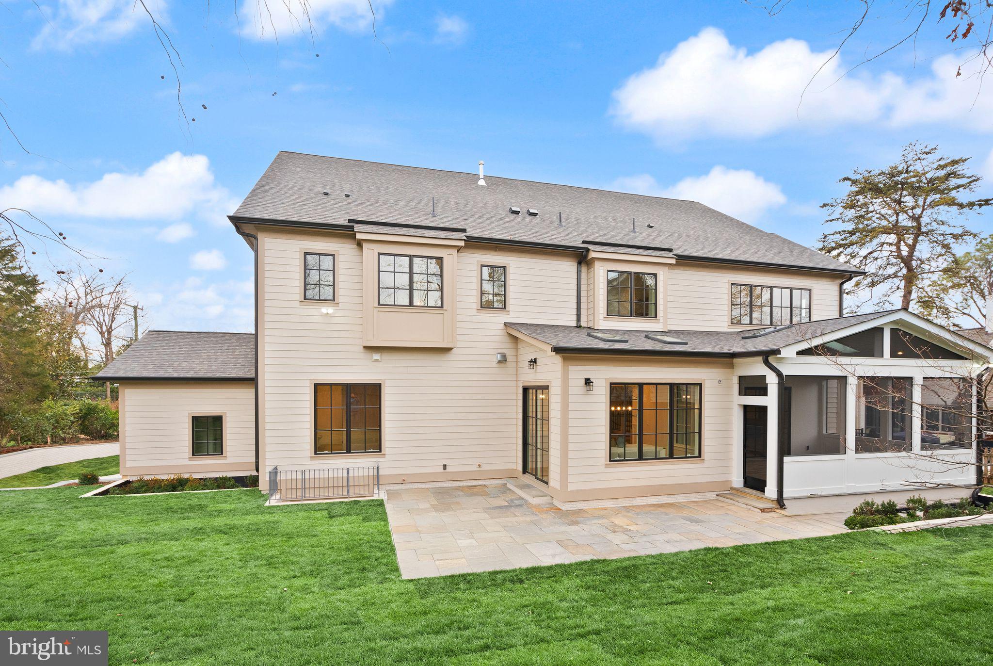 COUNTRY CLUB GROVE - Residential