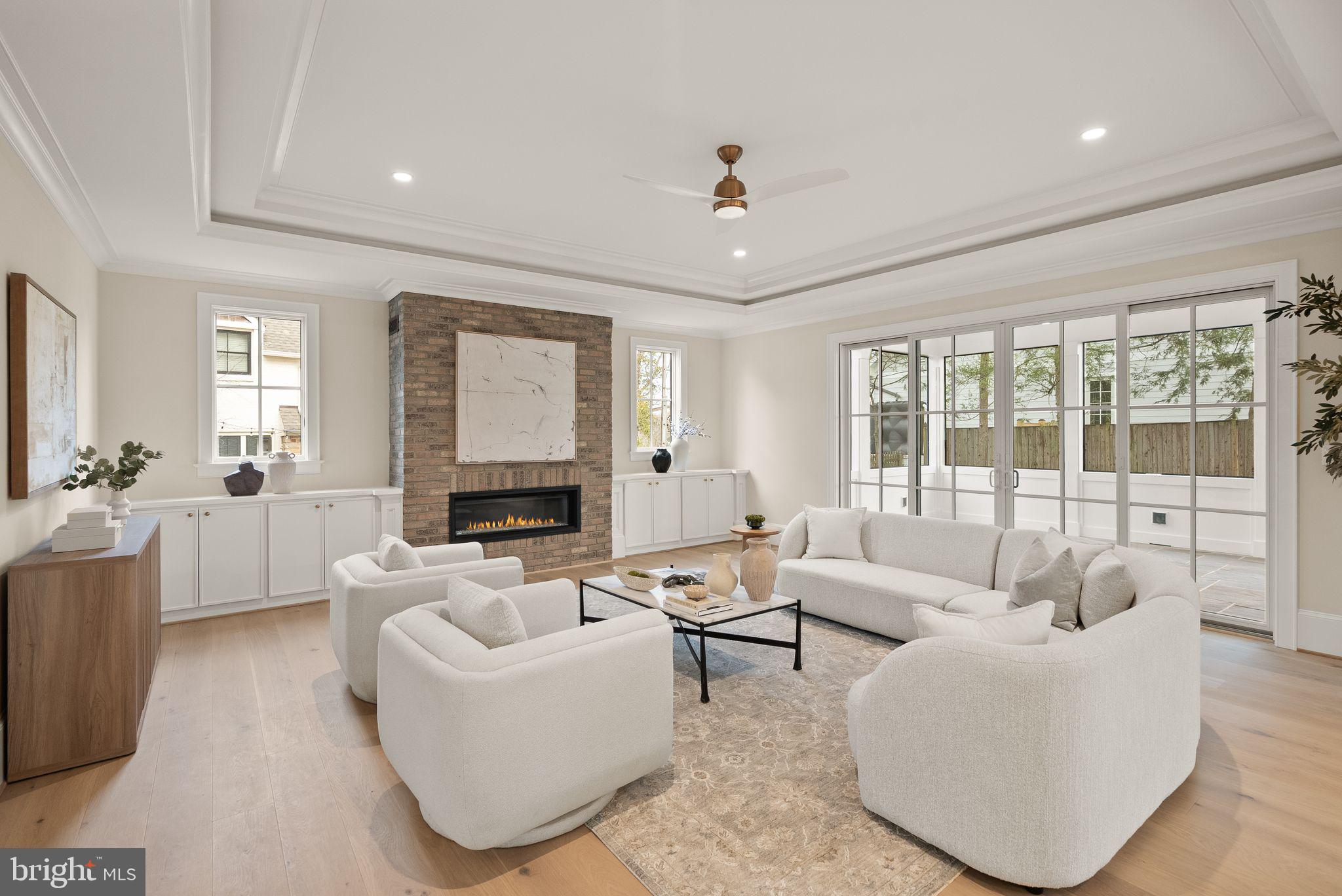 COUNTRY CLUB GROVE - Residential