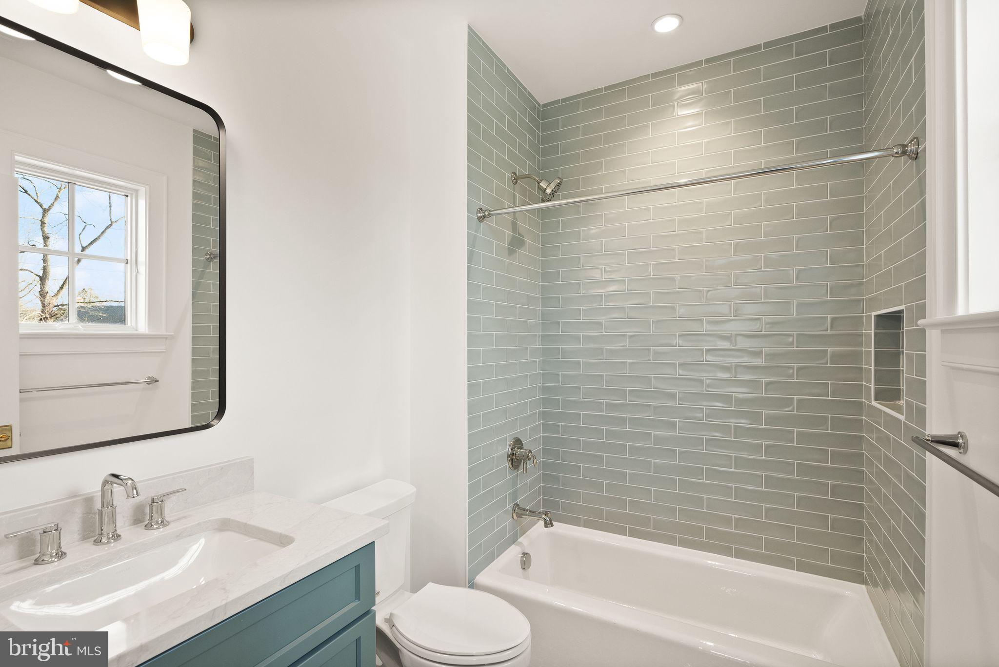 COUNTRY CLUB GROVE - Residential