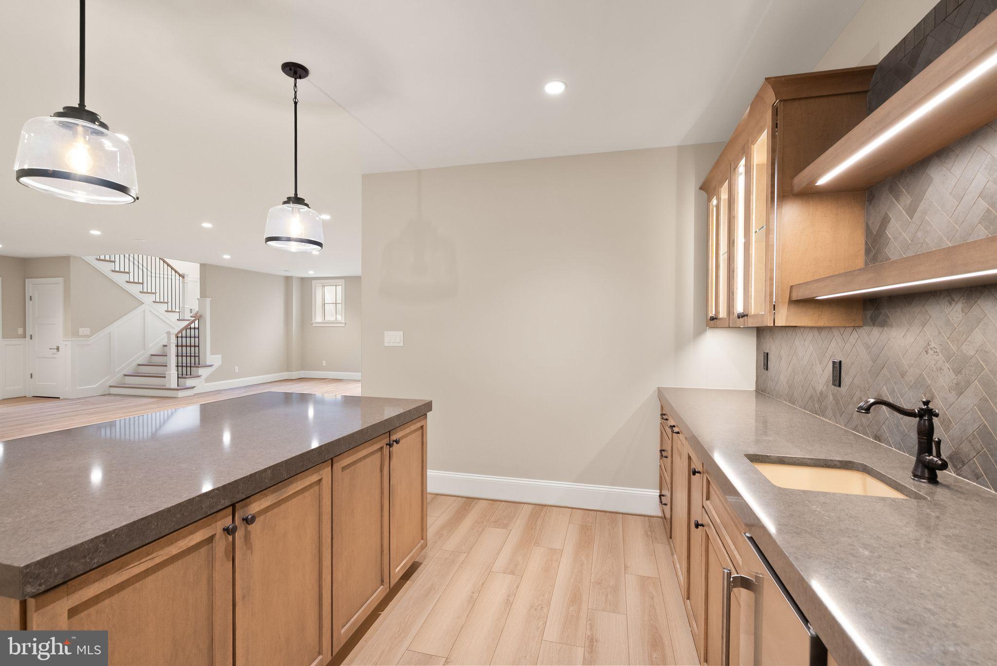 COUNTRY CLUB GROVE - Residential