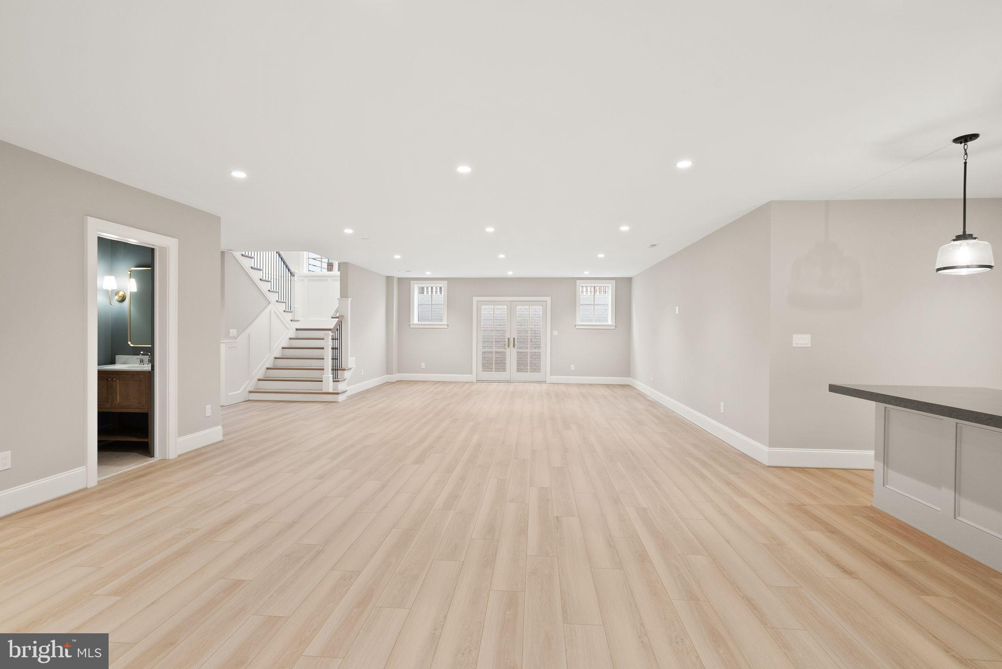 COUNTRY CLUB GROVE - Residential