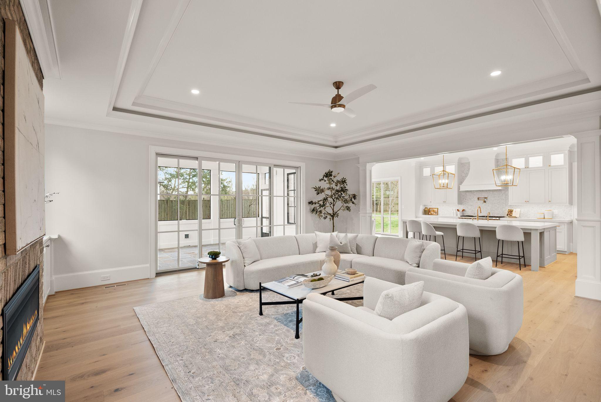 COUNTRY CLUB GROVE - Residential