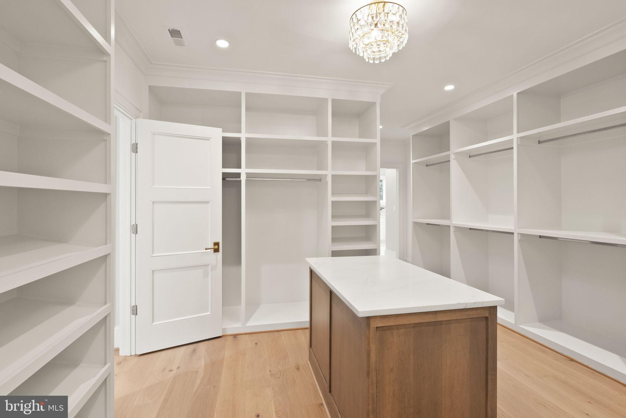 COUNTRY CLUB GROVE - Residential