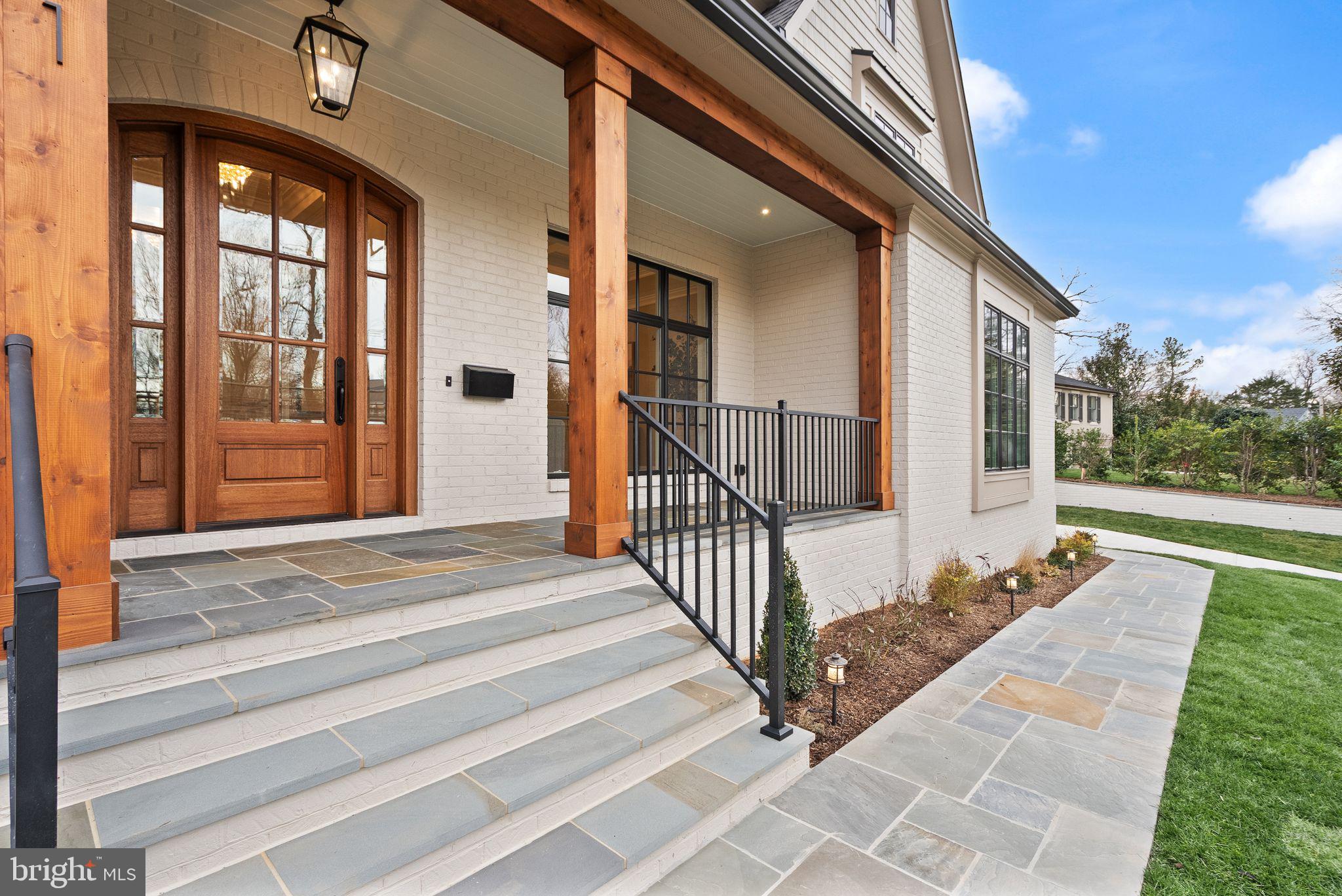 COUNTRY CLUB GROVE - Residential