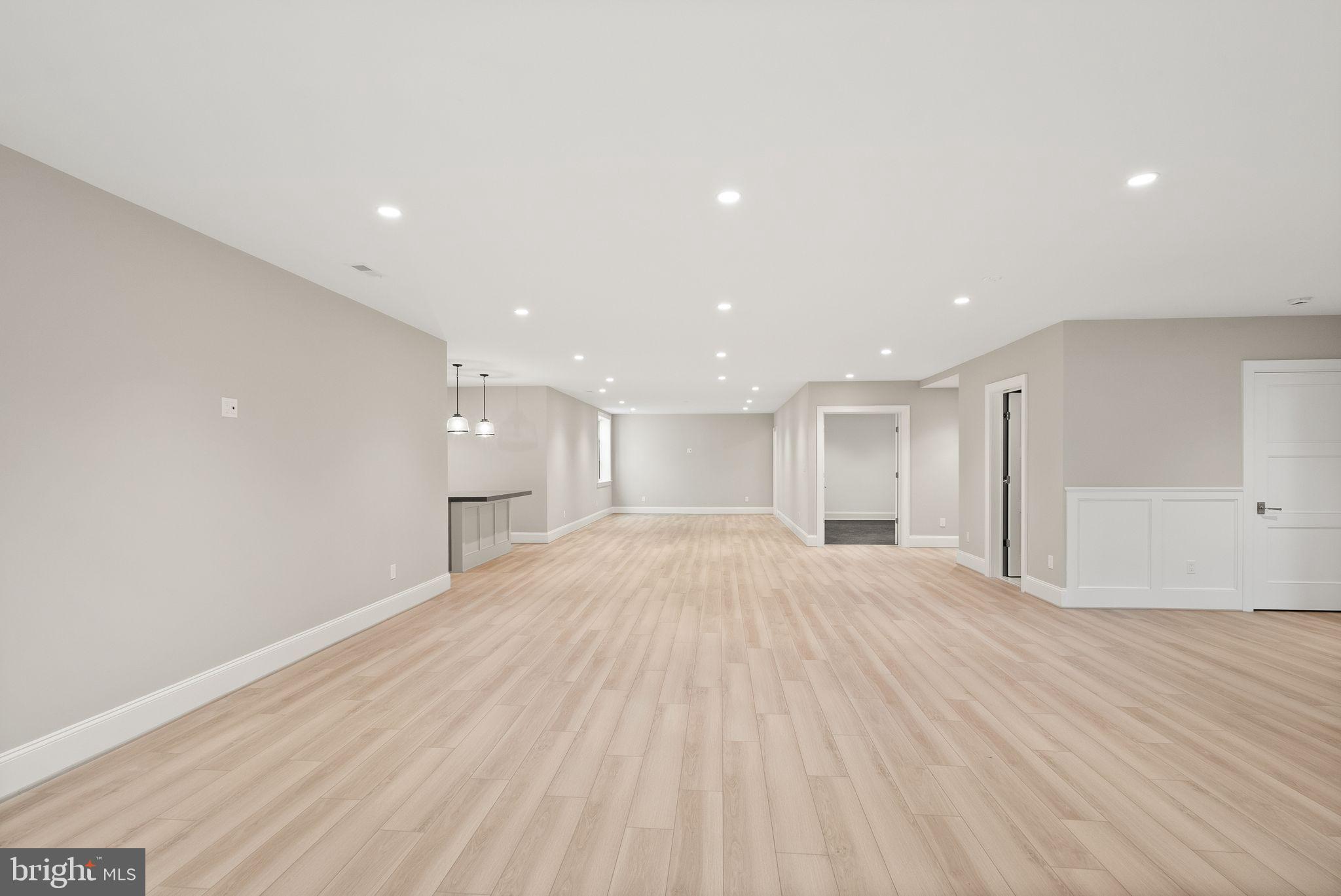 COUNTRY CLUB GROVE - Residential