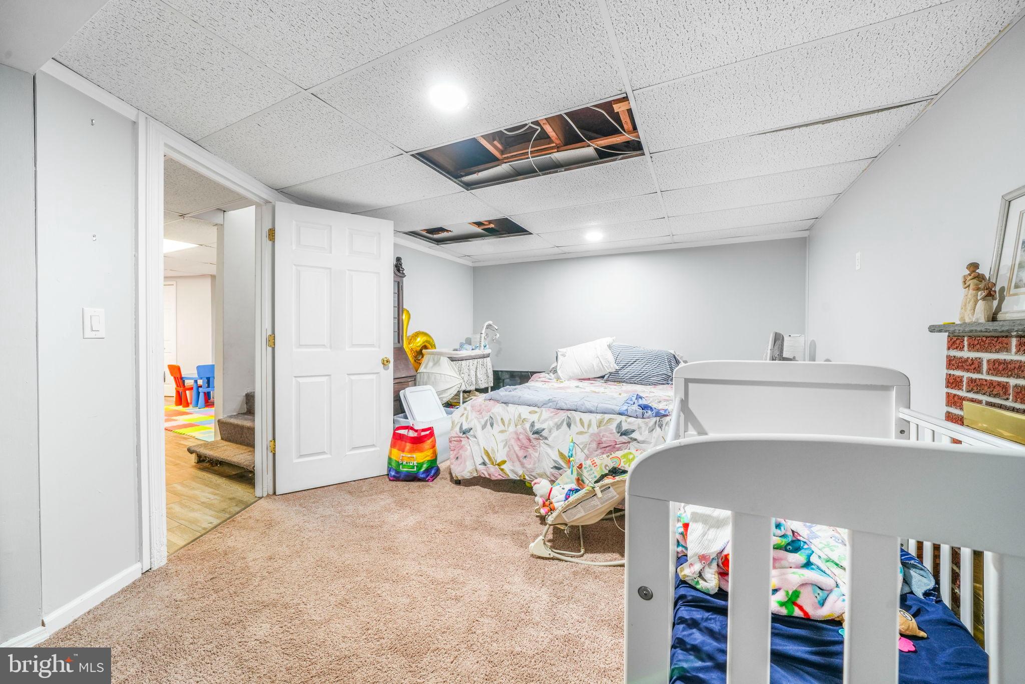 MEDFORD VILLAGE - Residential