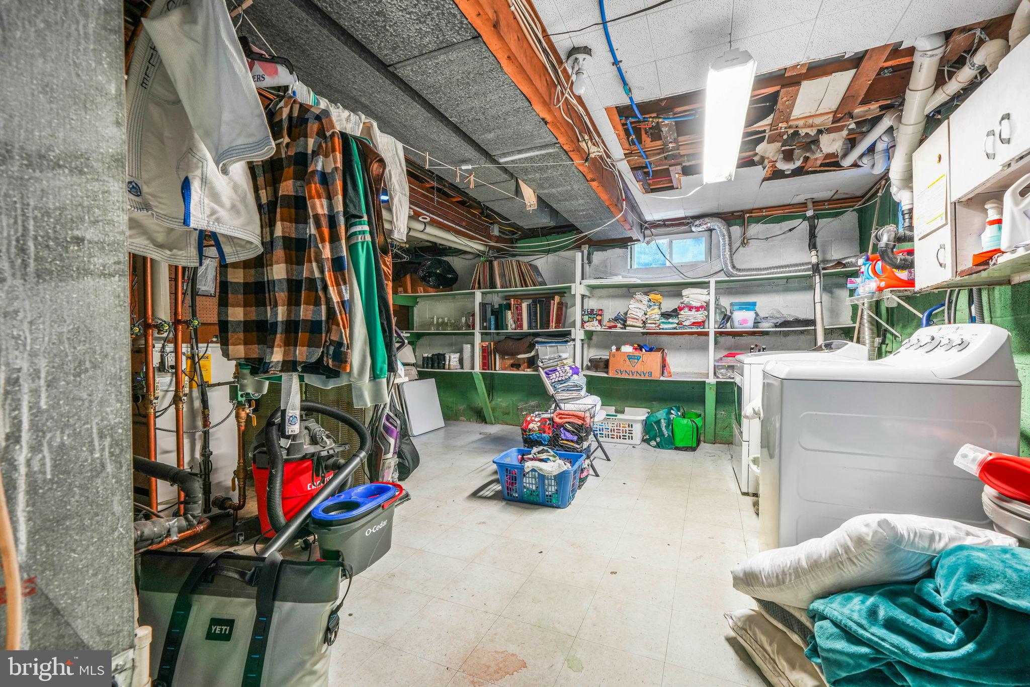 MEDFORD VILLAGE - Residential