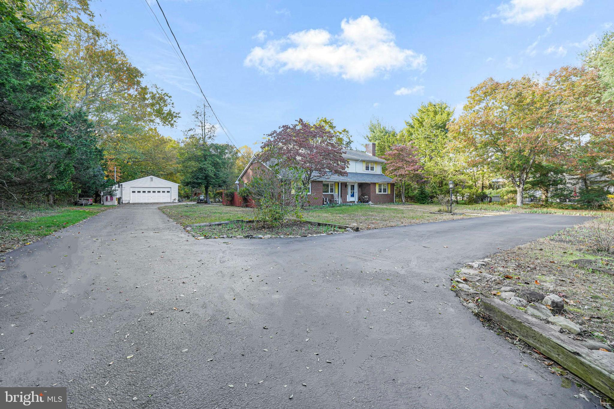 MEDFORD VILLAGE - Residential