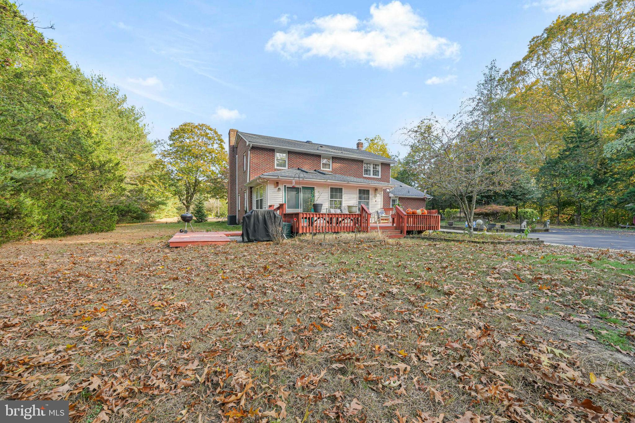 MEDFORD VILLAGE - Residential