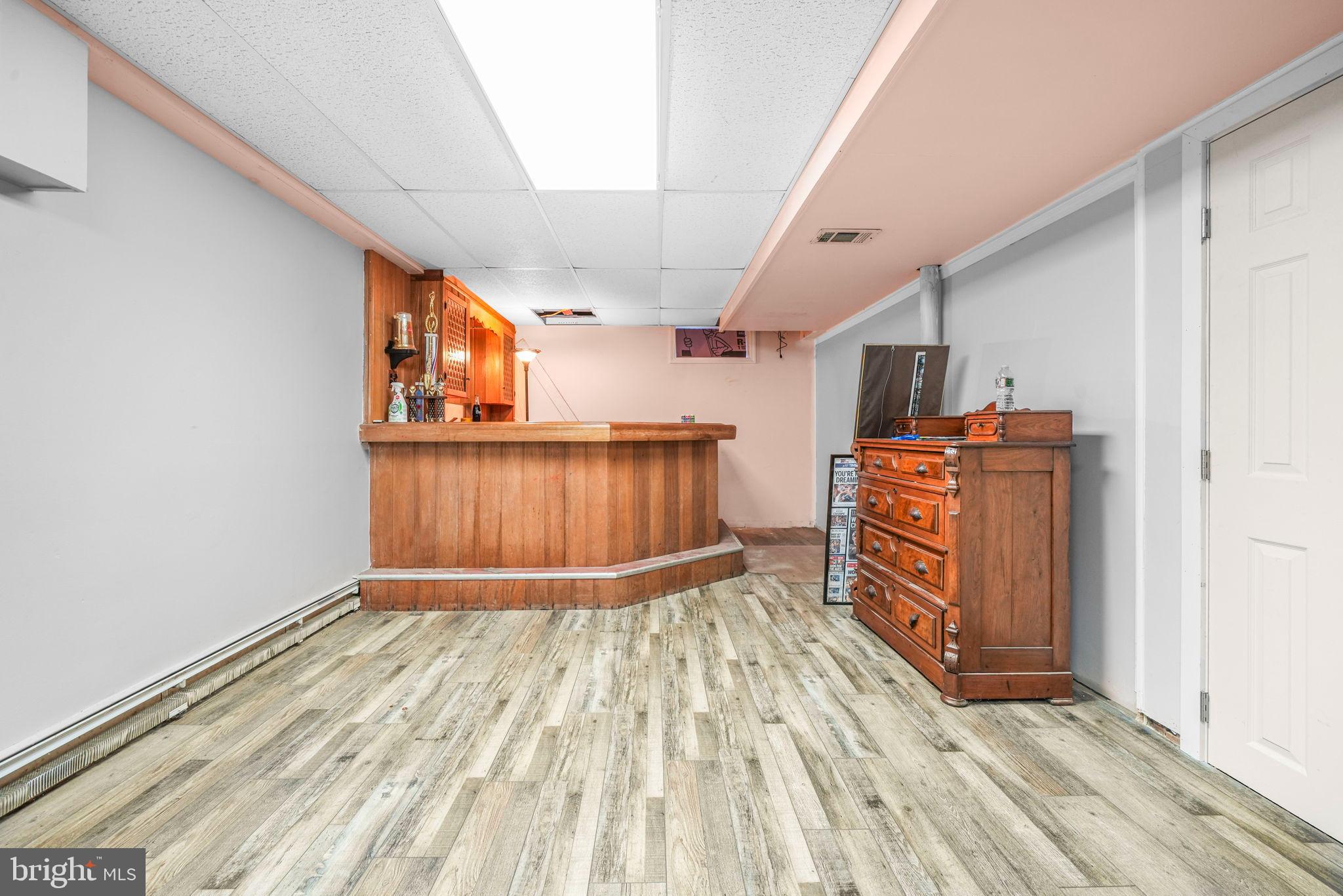 MEDFORD VILLAGE - Residential