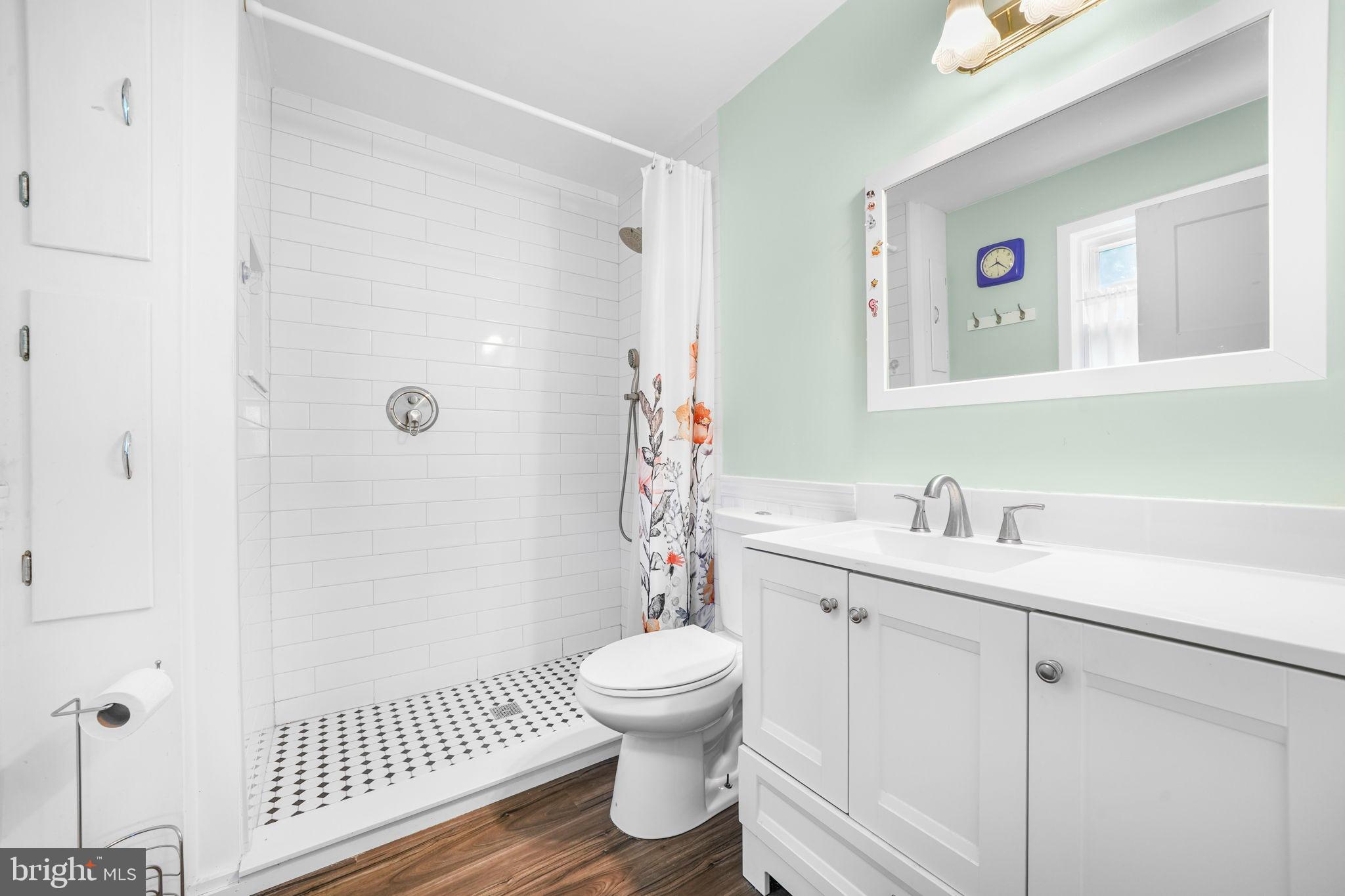 MEDFORD VILLAGE - Residential