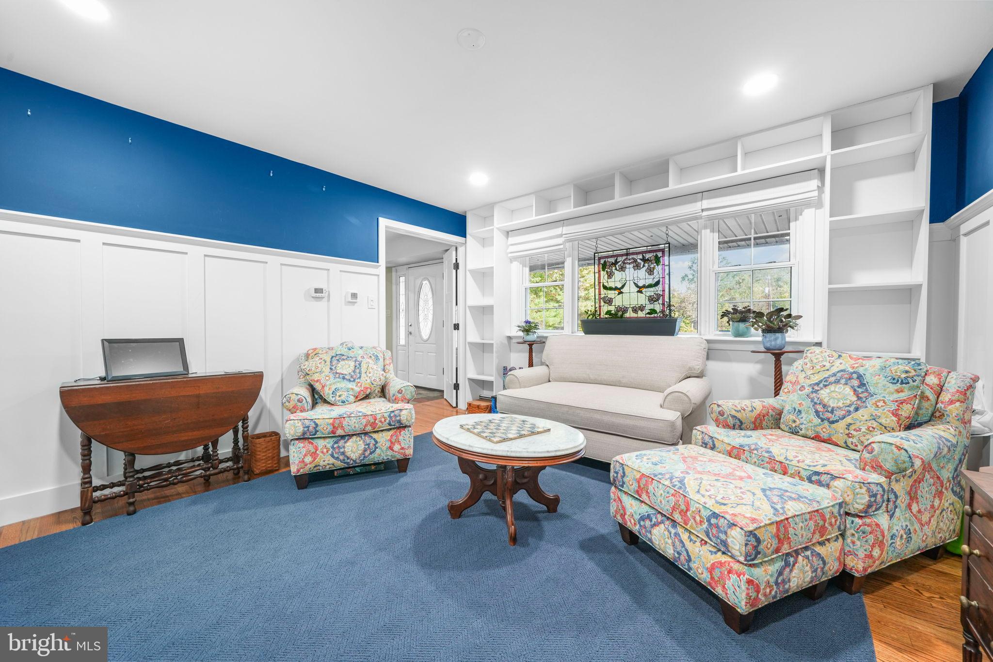 MEDFORD VILLAGE - Residential