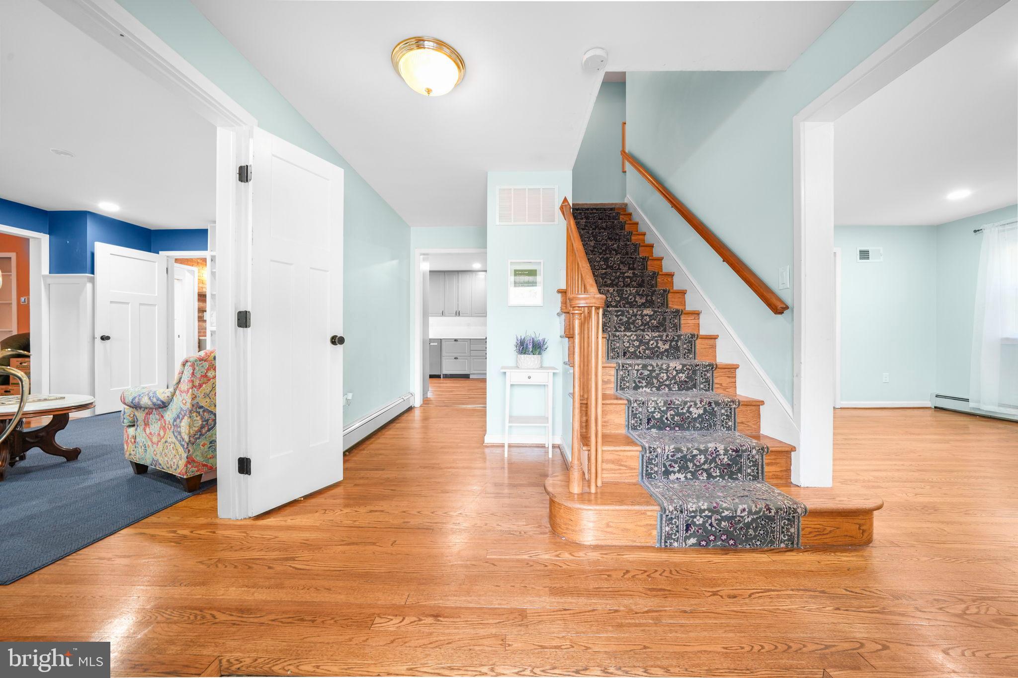 MEDFORD VILLAGE - Residential