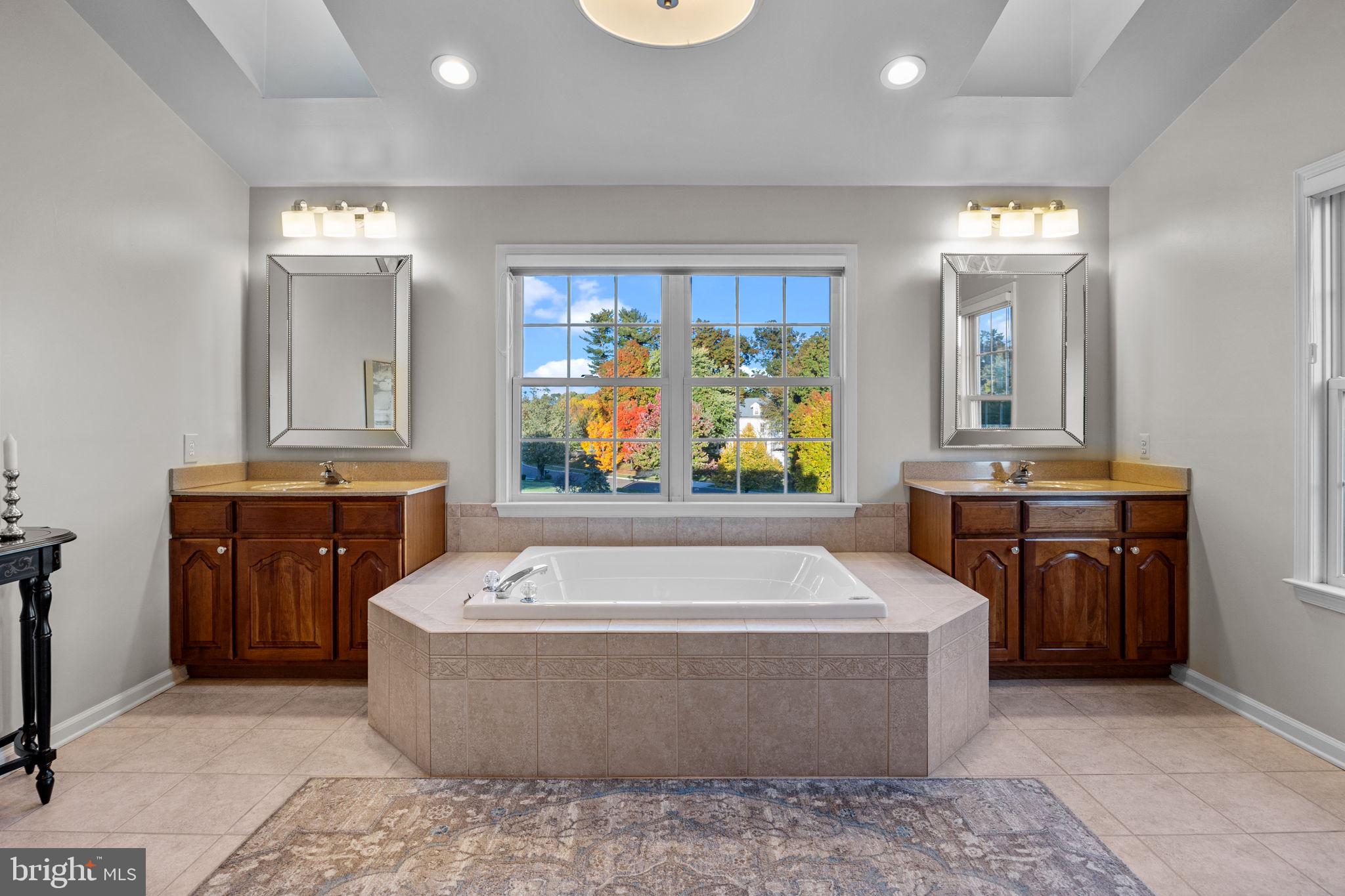 MEETINGHOUSE GLEN - Residential