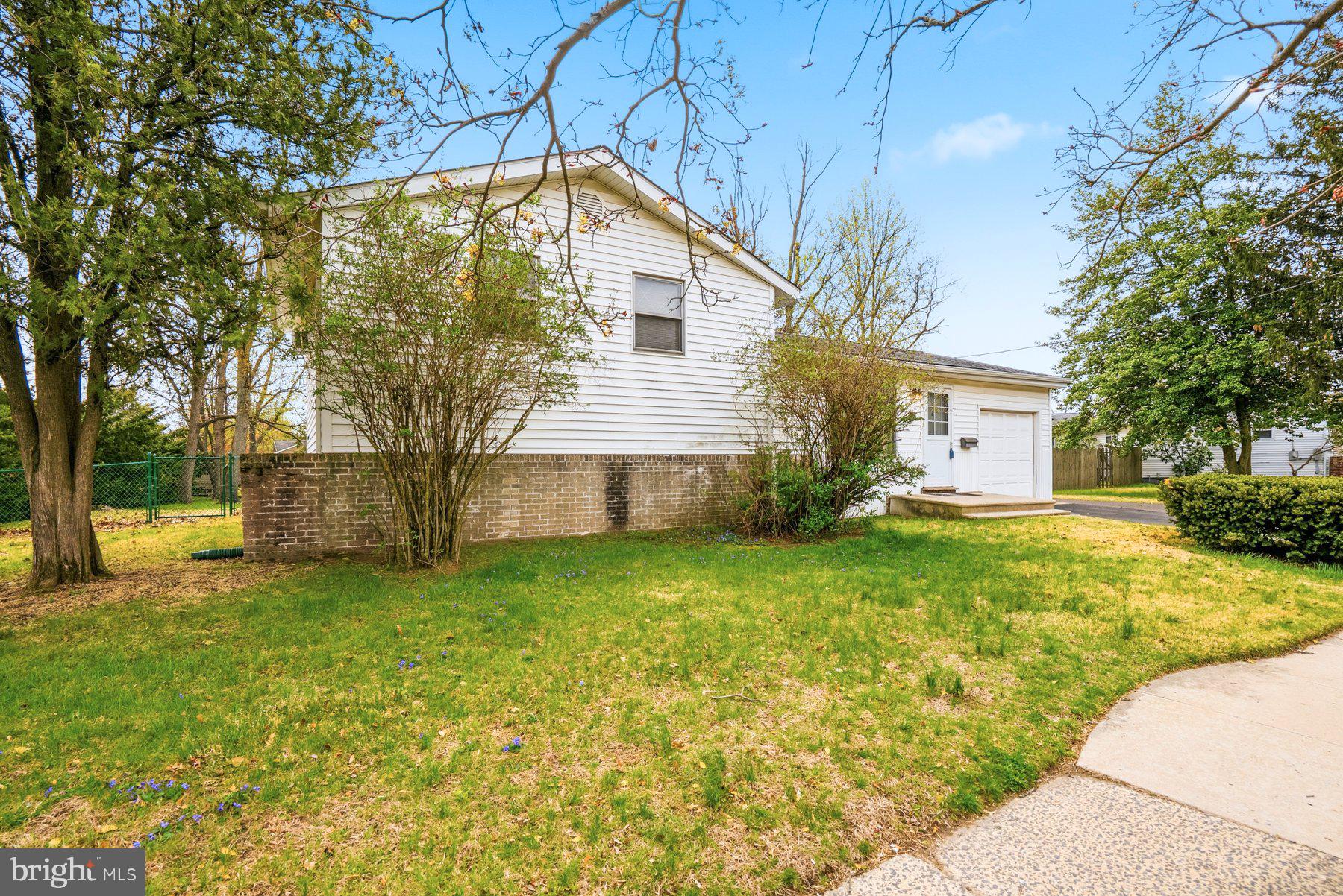 1409 BURLINGTON AVENUE