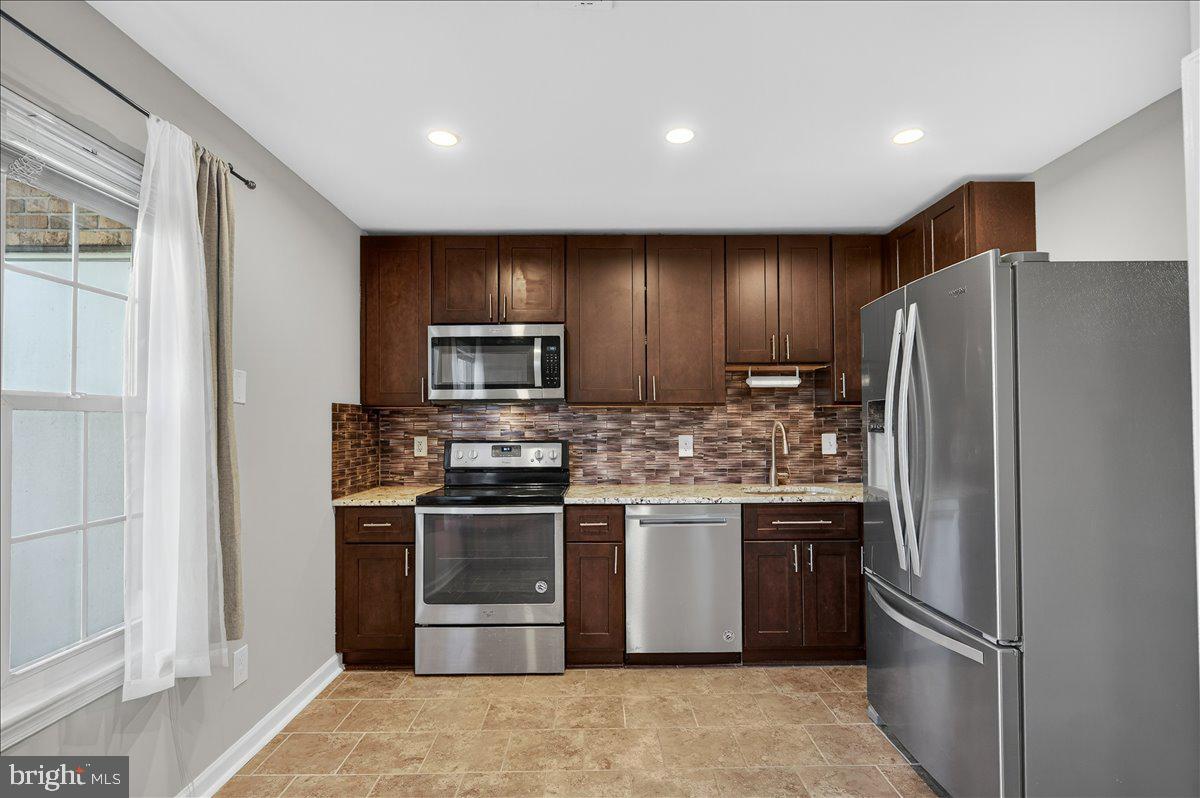 MONTCLAIR MEWS - Residential Lease