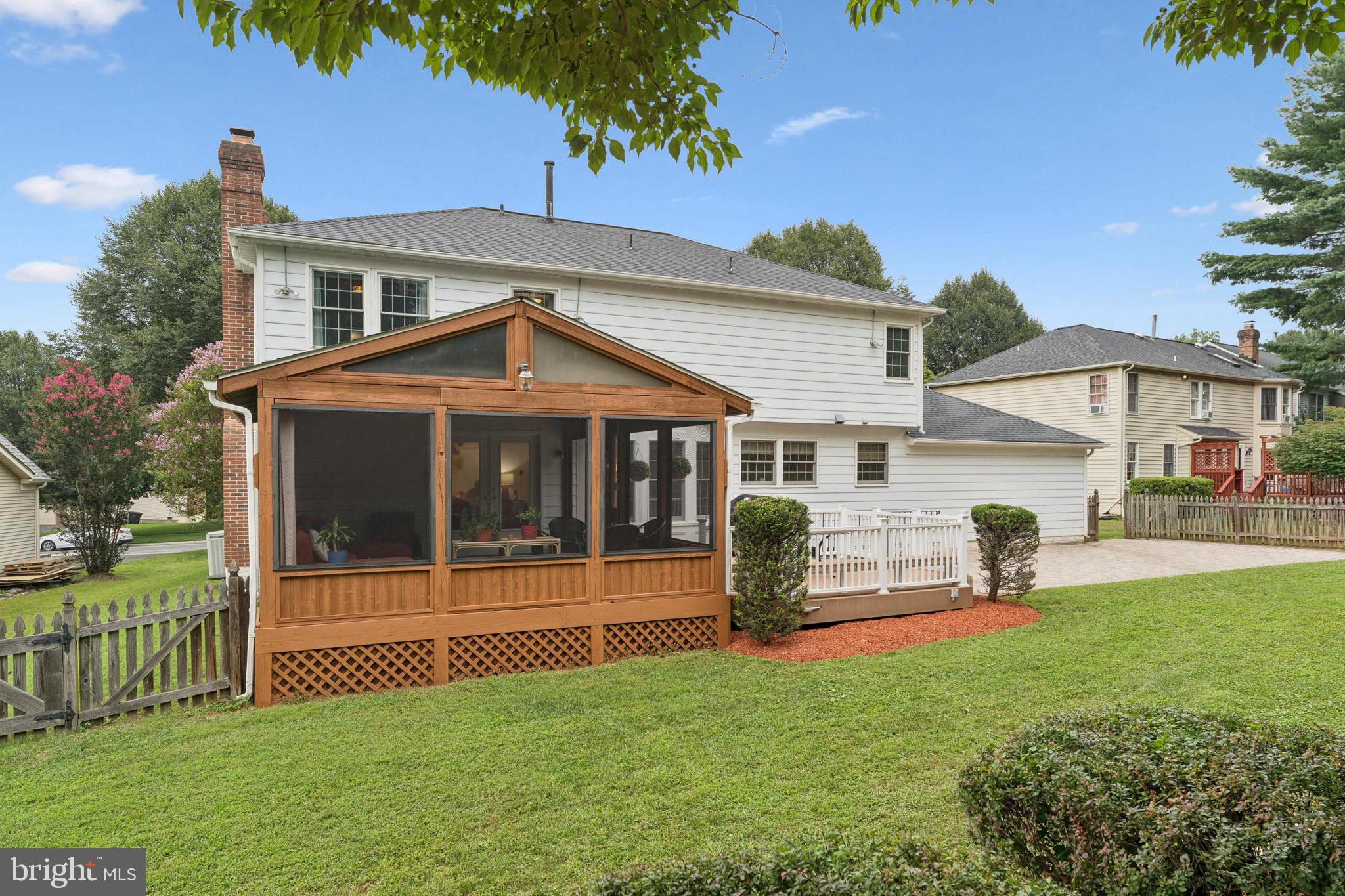 NORTH SHERWOOD FOREST - Residential