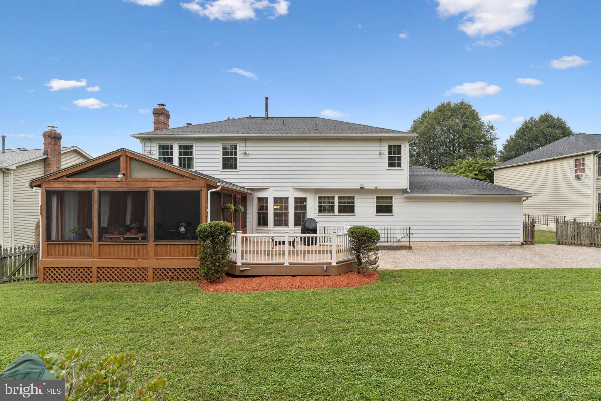 NORTH SHERWOOD FOREST - Residential