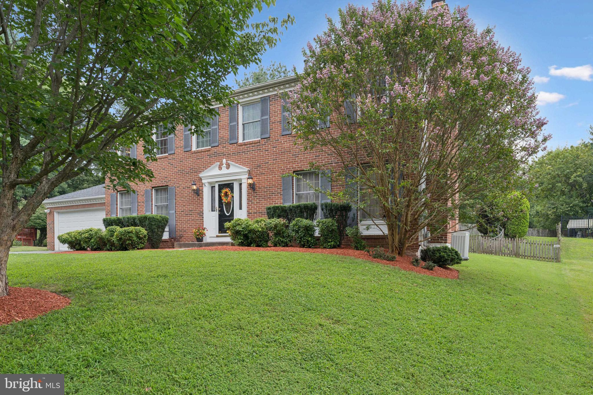 NORTH SHERWOOD FOREST - Residential