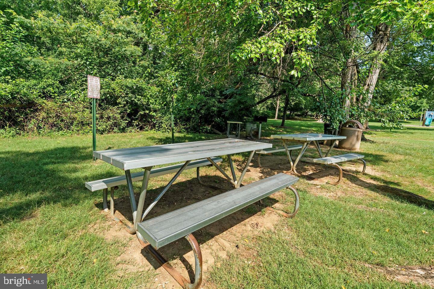 GEORGE MASON VILLAGE - Residential