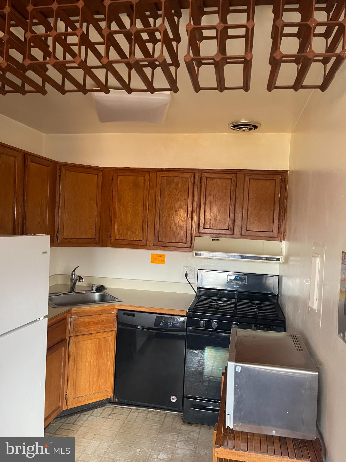 GEORGE MASON VILLAGE - Residential