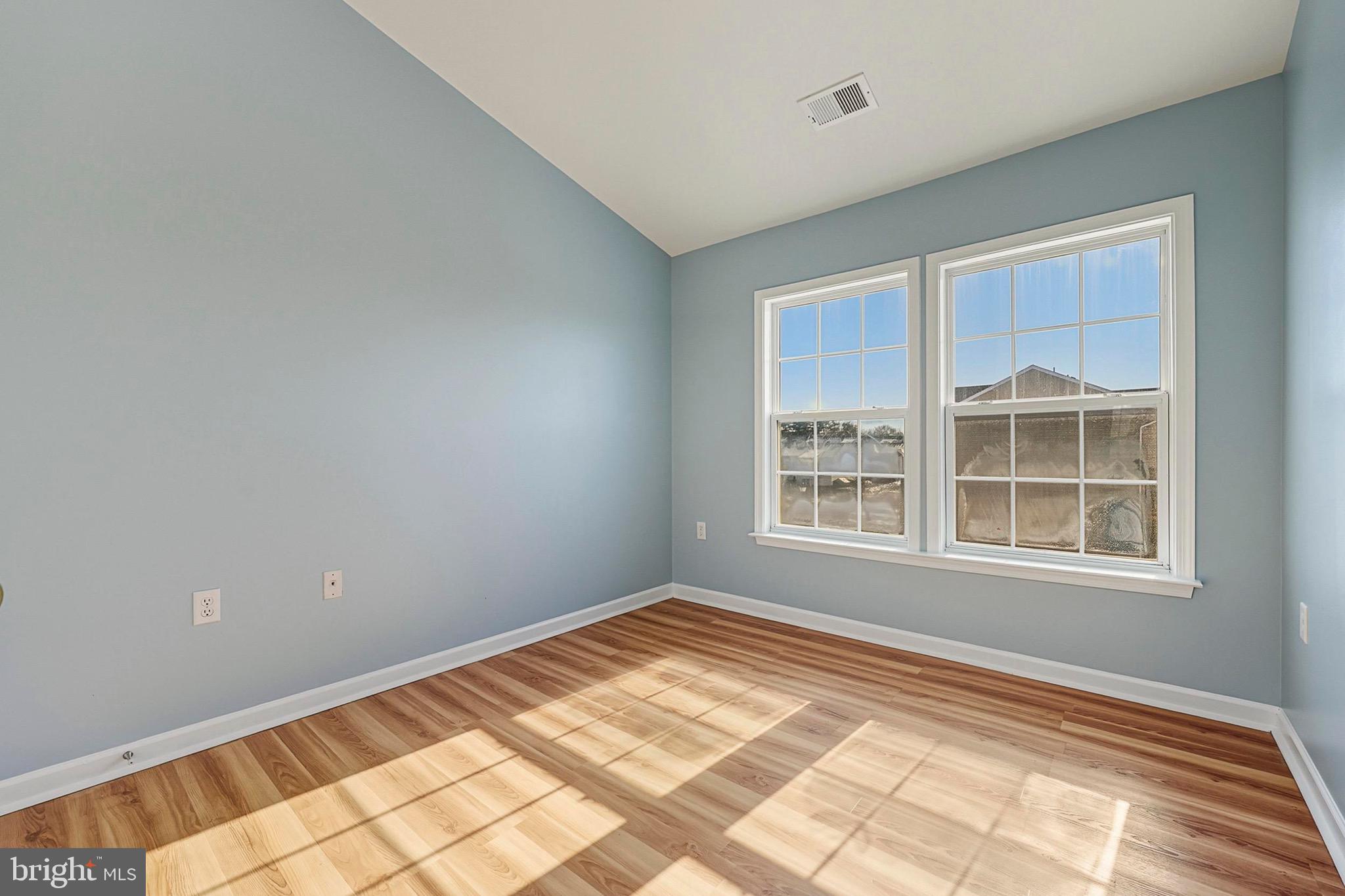 MANOR PARK - Residential