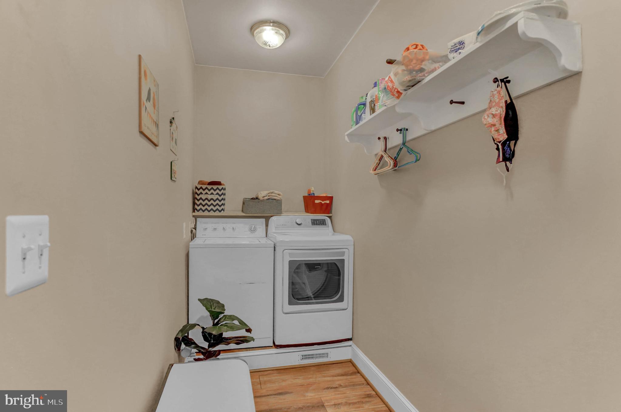 FOX CHASE - Residential