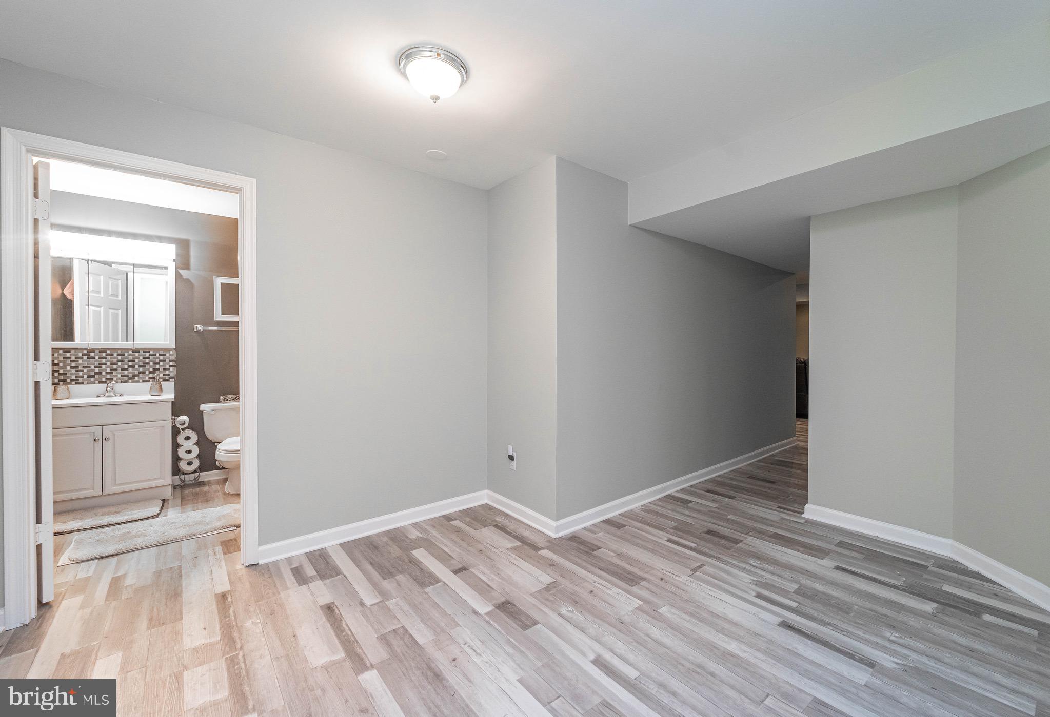 ADNELL SUB-PLAT FIVE> - Residential