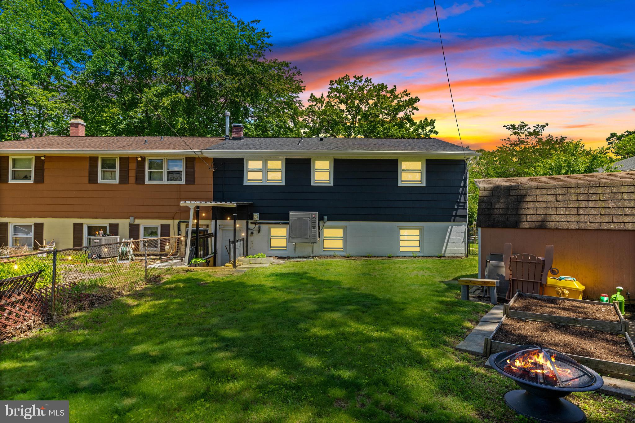 MAPLE RIDGE - Residential