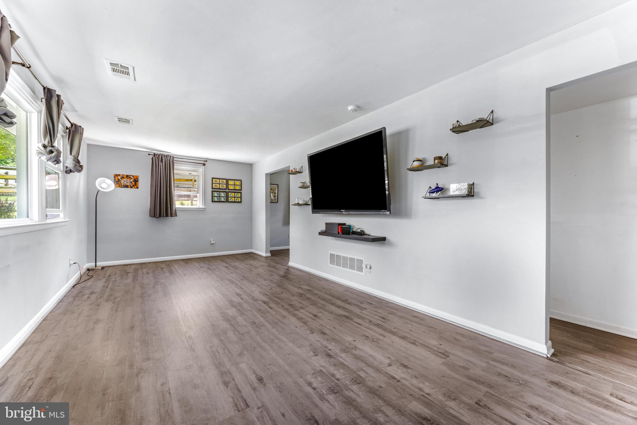 1302 BURLINGTON DRIVE