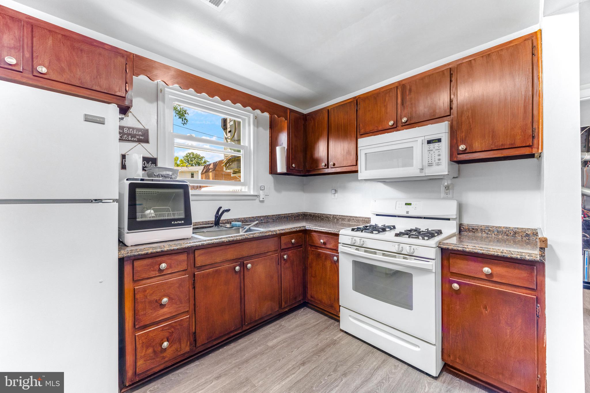 MAPLE RIDGE - Residential