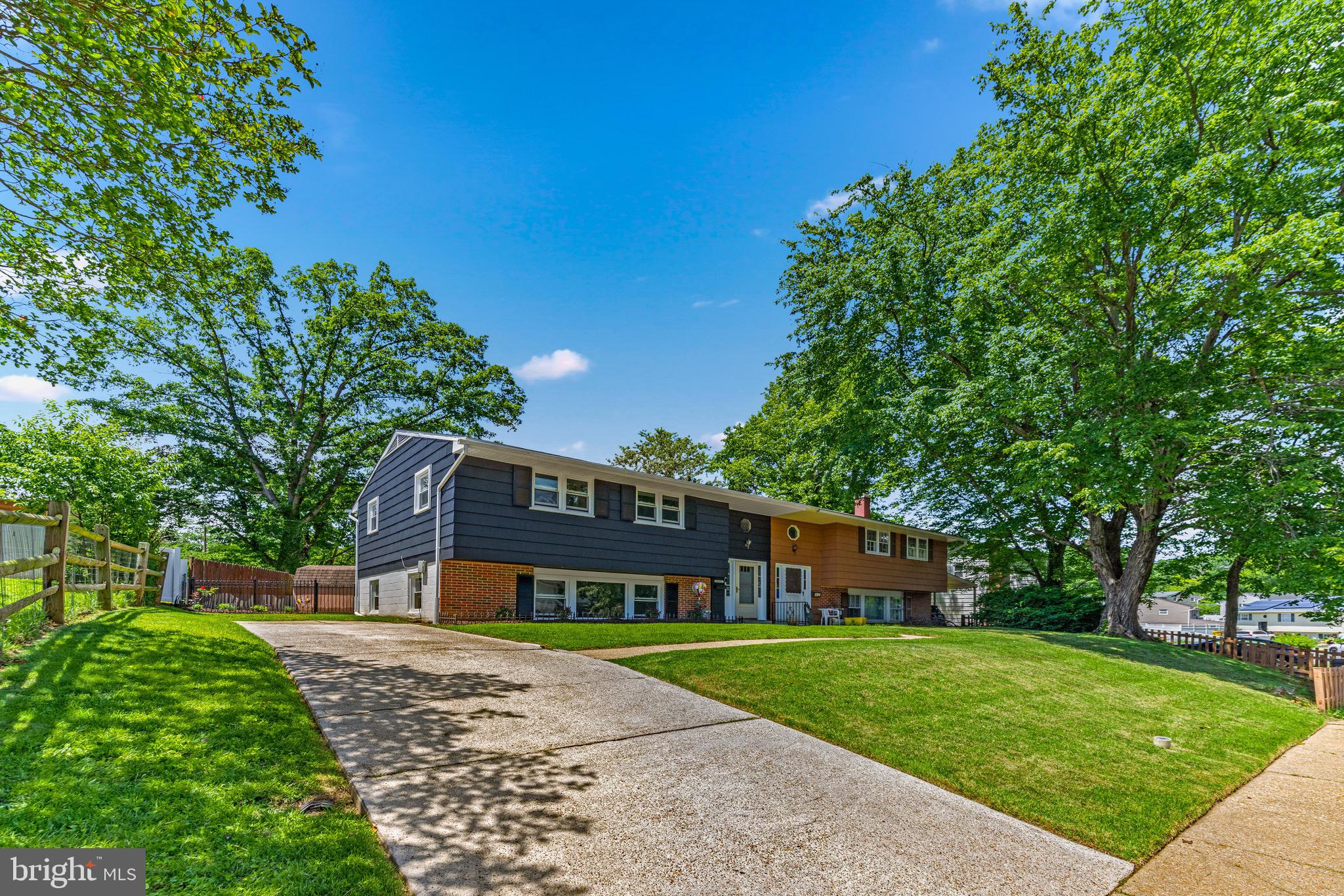 MAPLE RIDGE - Residential