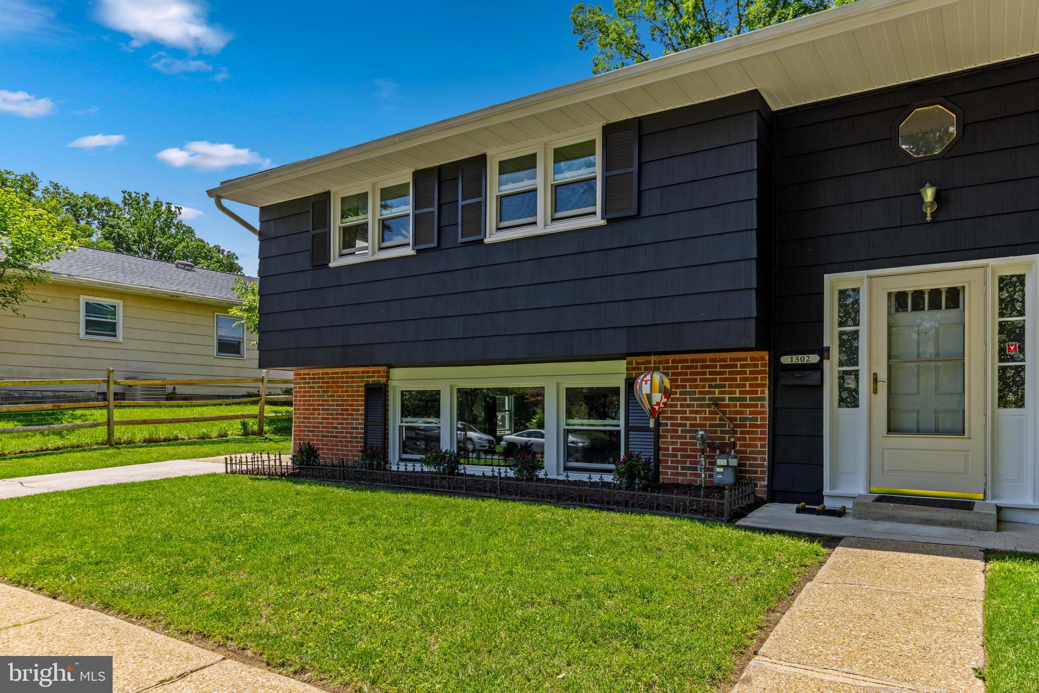 1302 BURLINGTON DRIVE