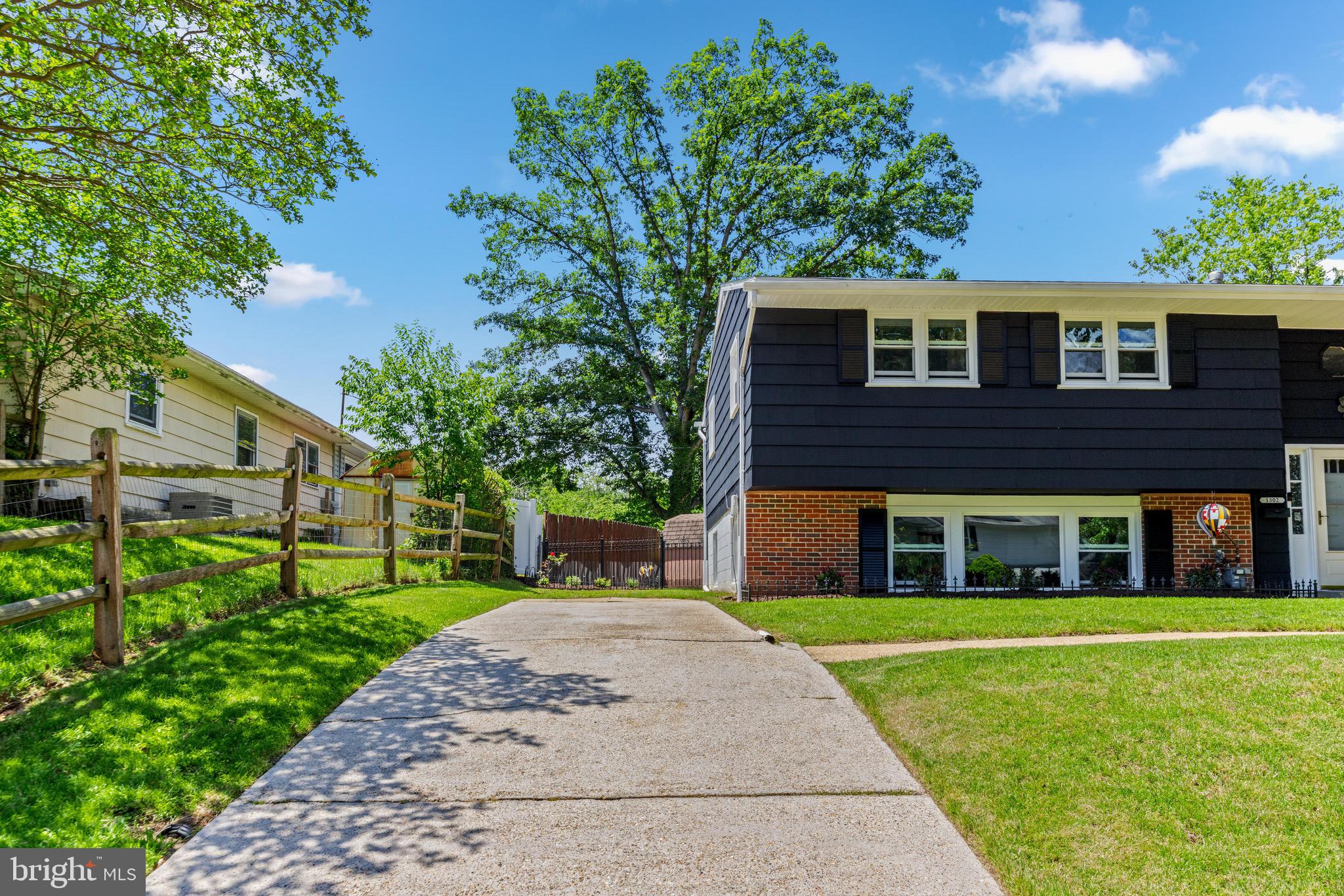 1302 BURLINGTON DRIVE