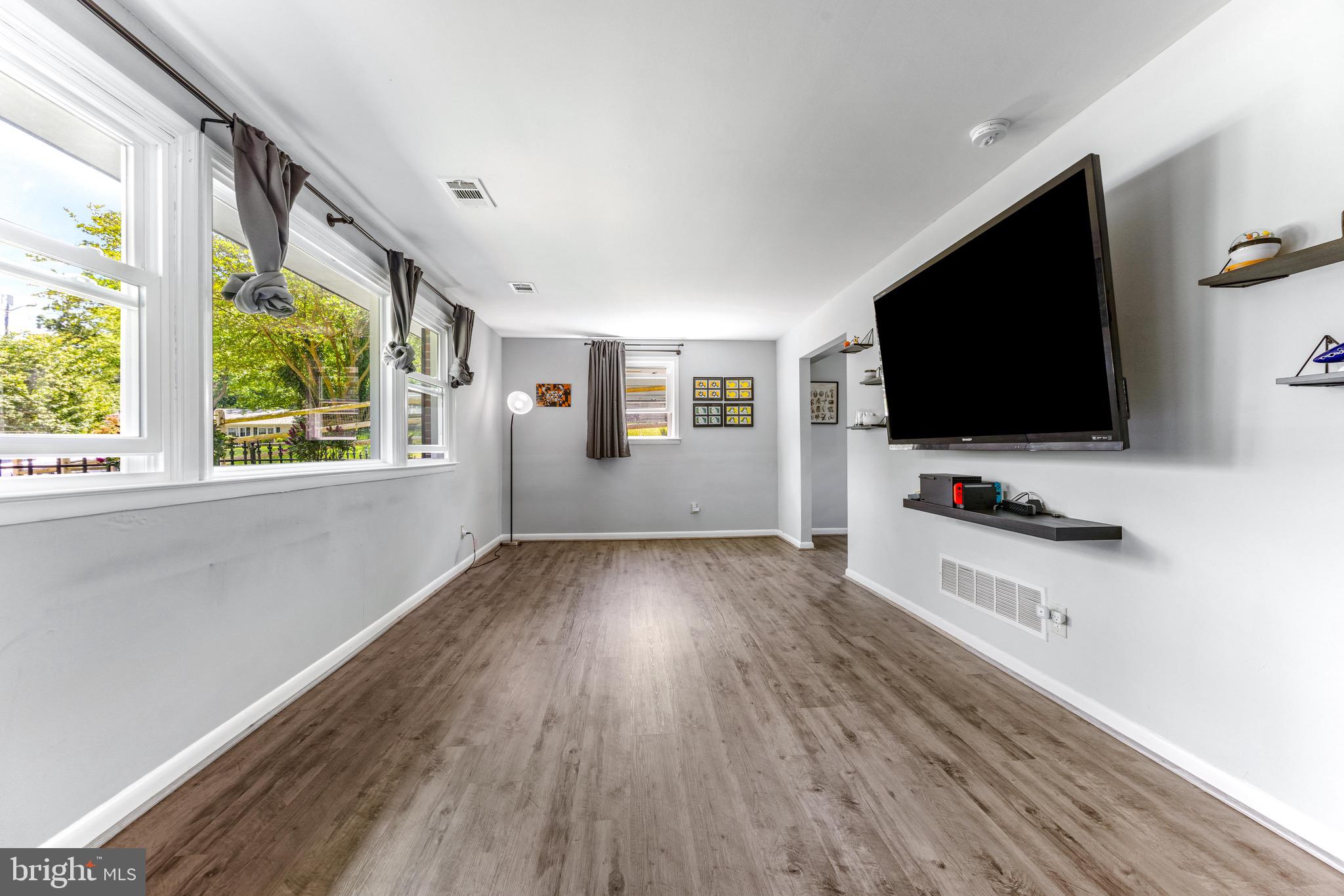 MAPLE RIDGE - Residential