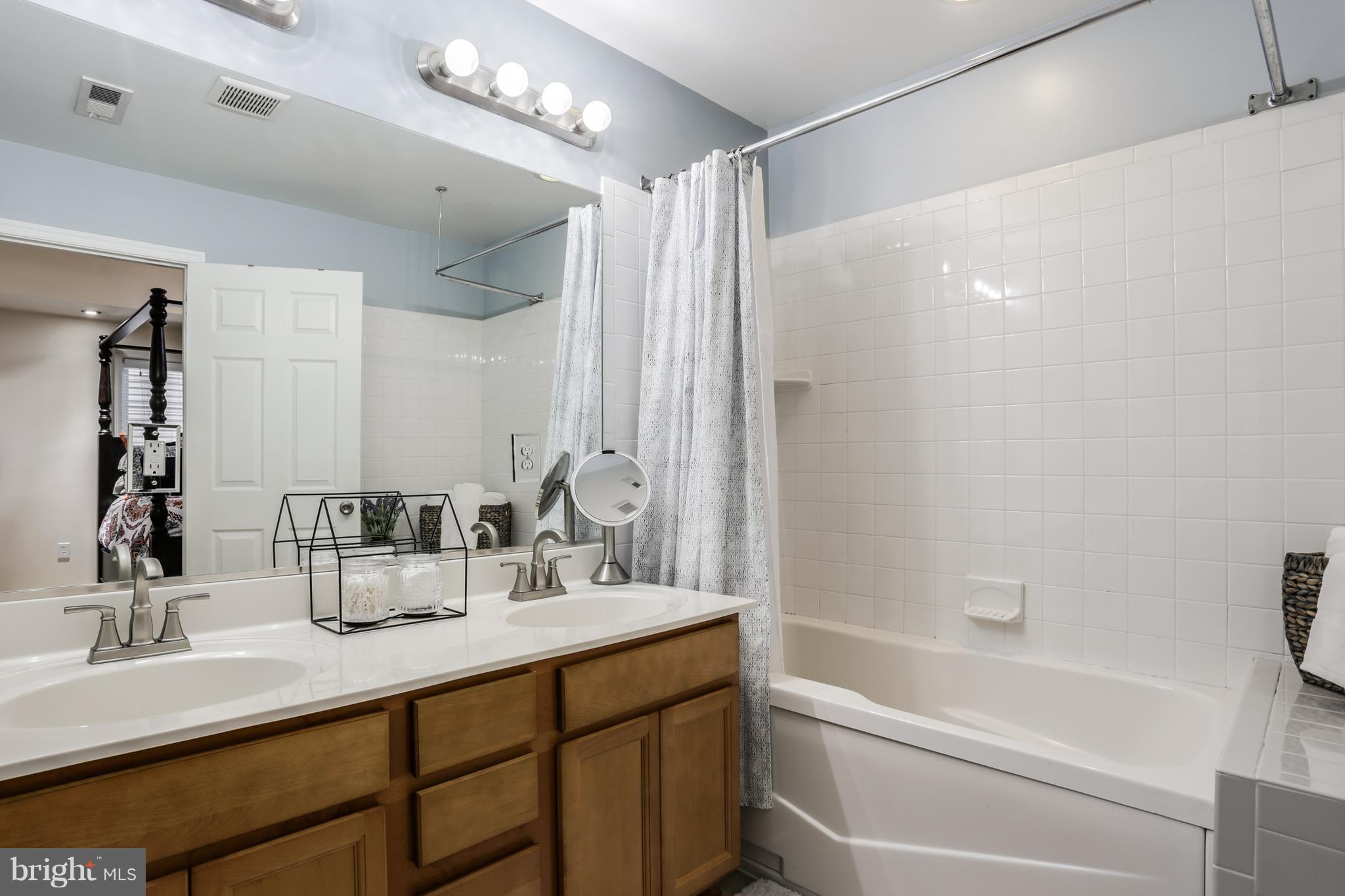 MCGUCKIAN - Residential