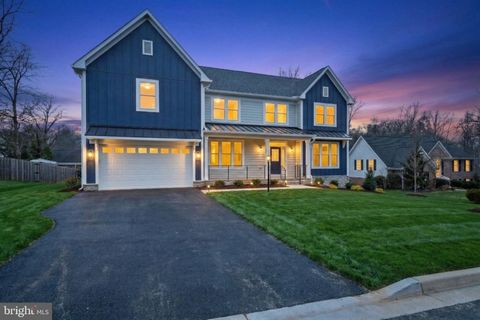 Property photo of 3410 Burrows Avenue, Fairfax, VA 22030