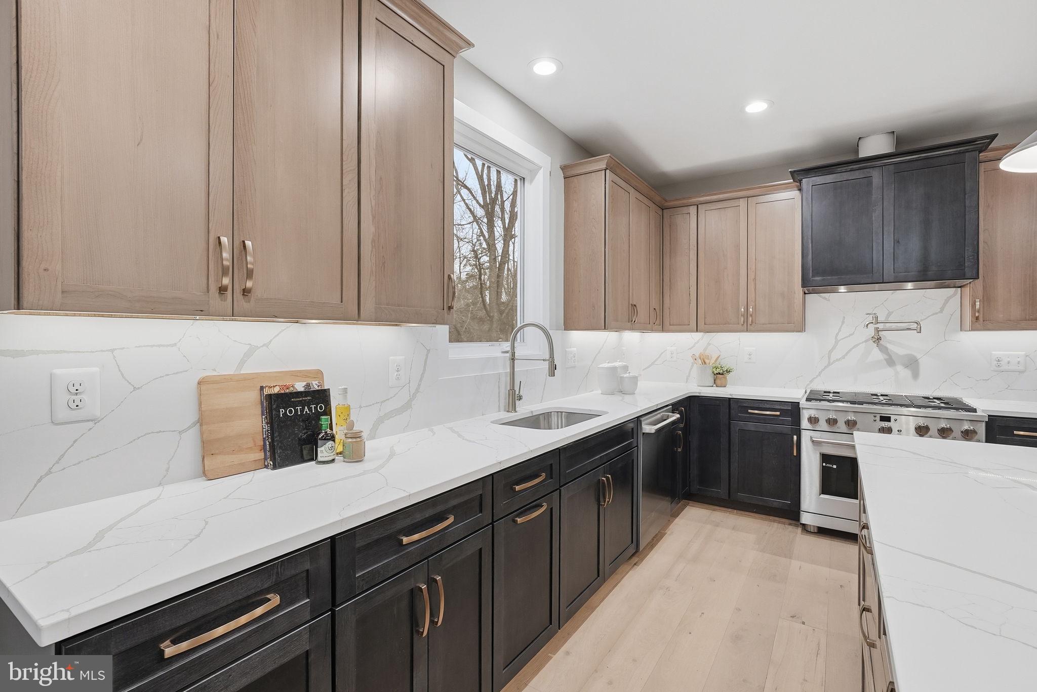 FAIRFAX ACRES - Residential