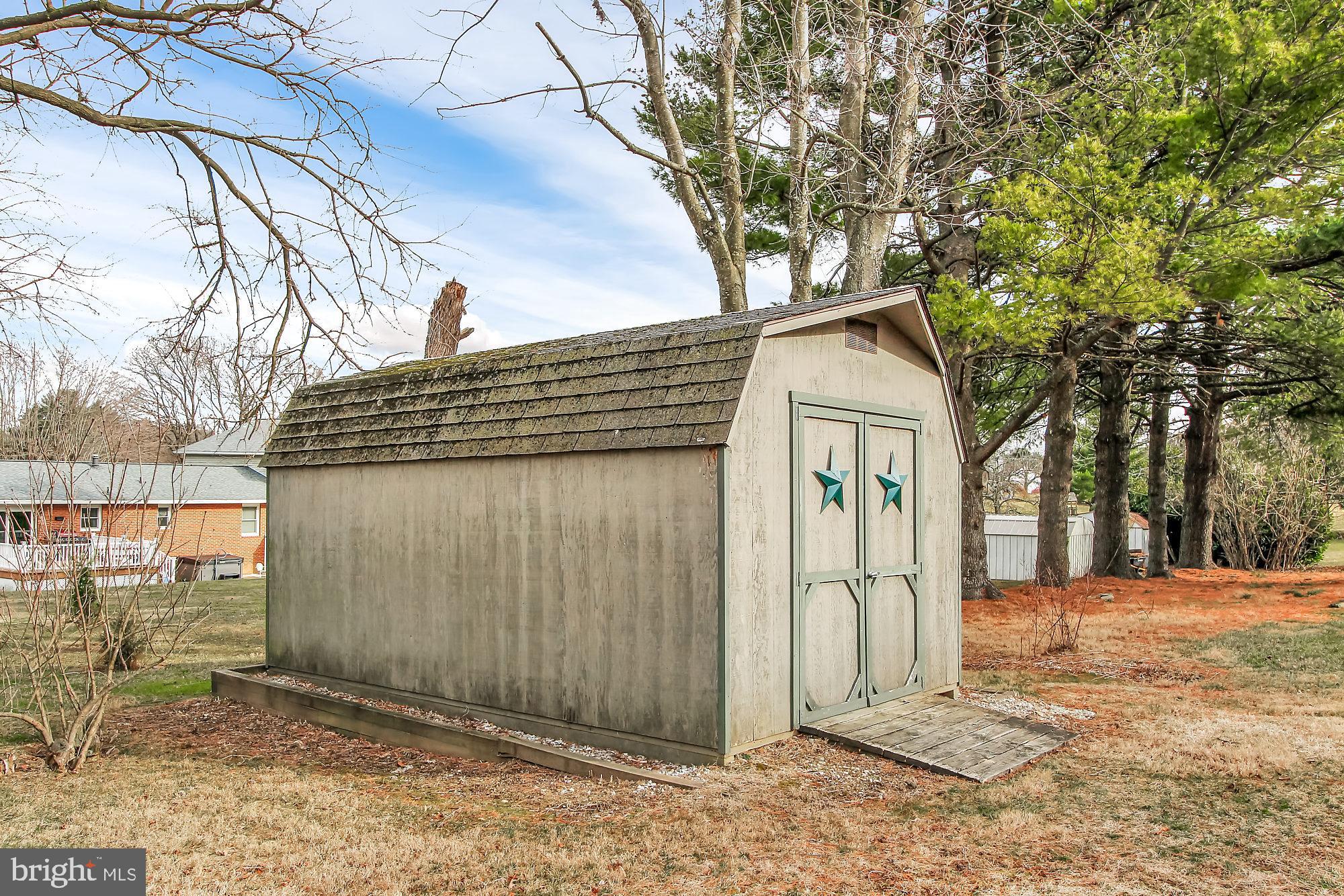 HAMPSTEAD HEIGHTS - Residential