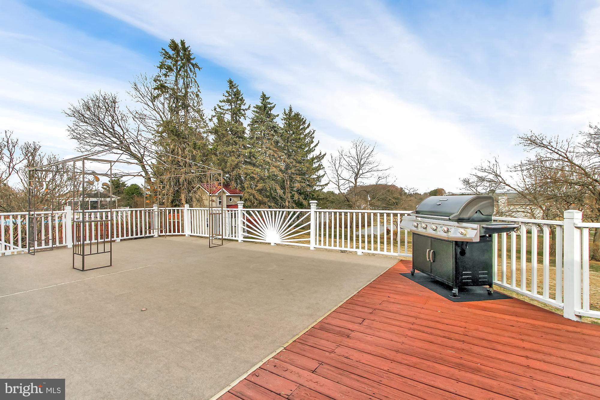 HAMPSTEAD HEIGHTS - Residential