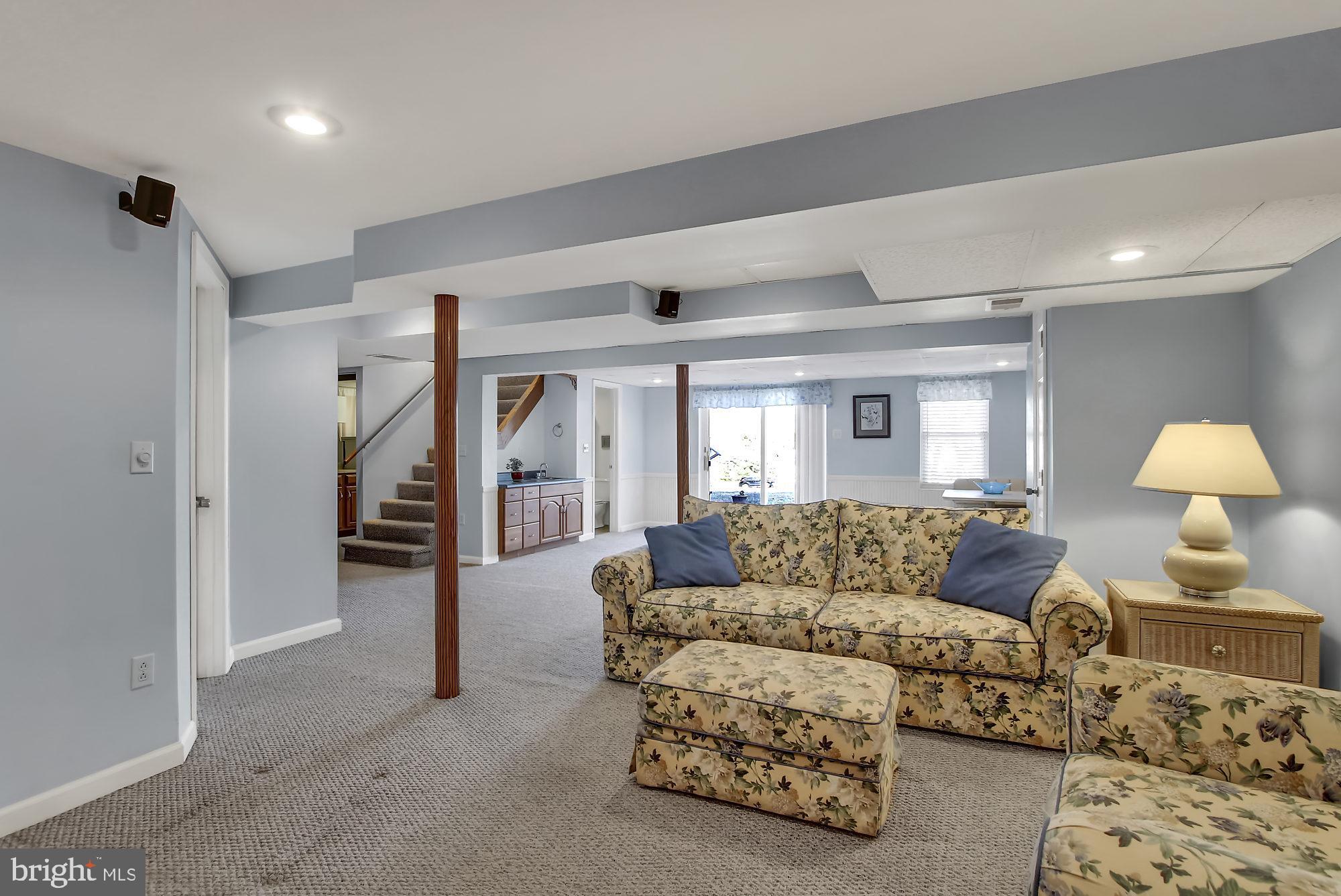 HAMPSTEAD HEIGHTS - Residential