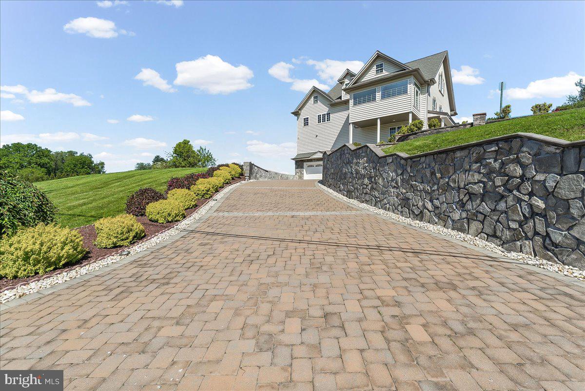 558 E BALTIMORE PIKE