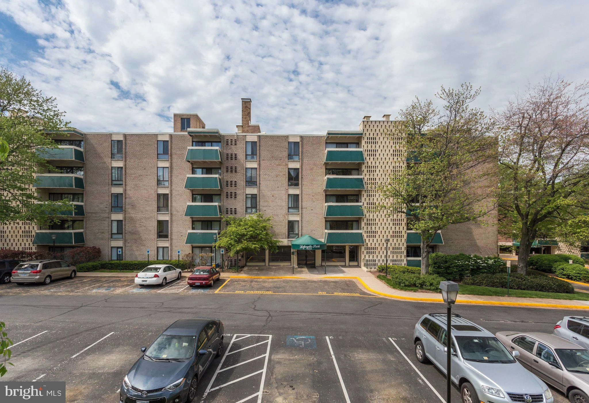 6133 Leesburg Pike Unit 201, Falls Church, VA, 22041