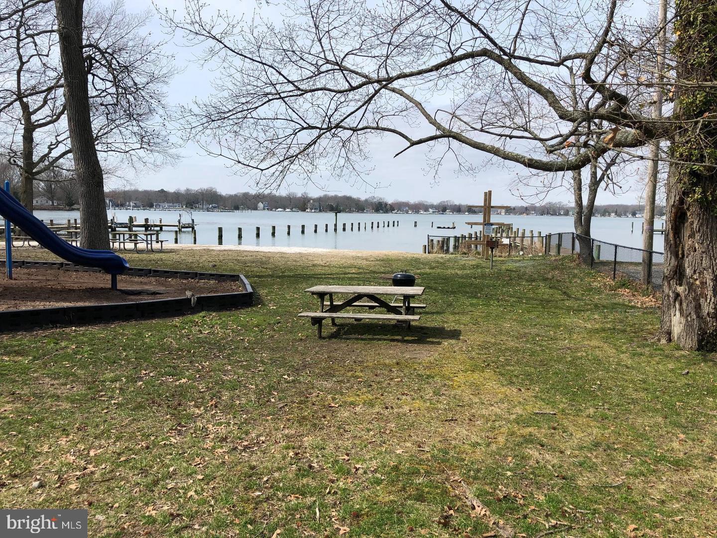 AVALON SHORES - Residential