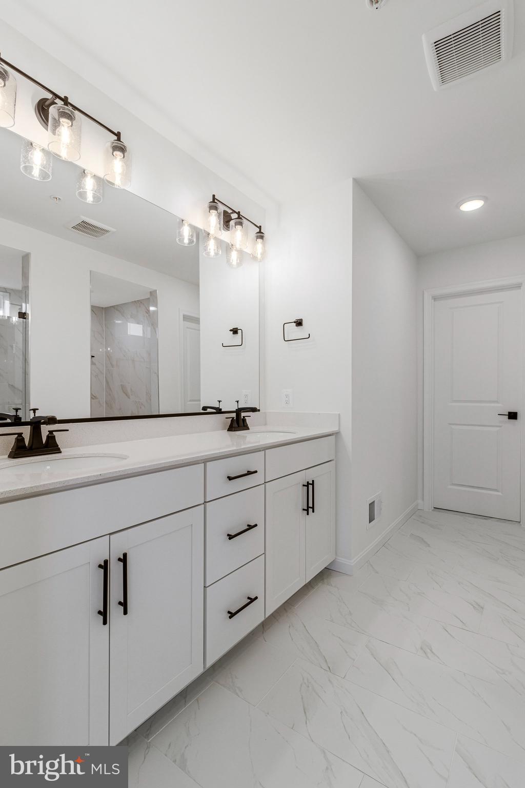 ELMWOOD FARM - Residential