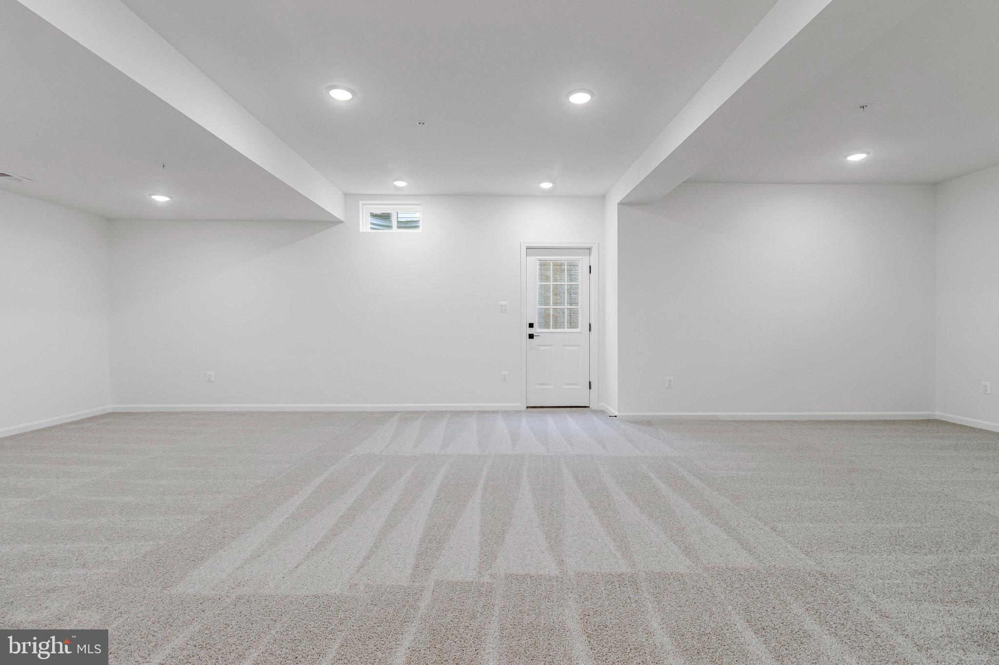 ELMWOOD FARM - Residential