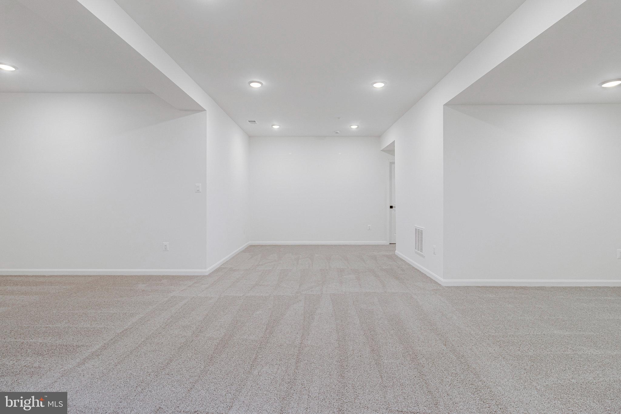 ELMWOOD FARM - Residential