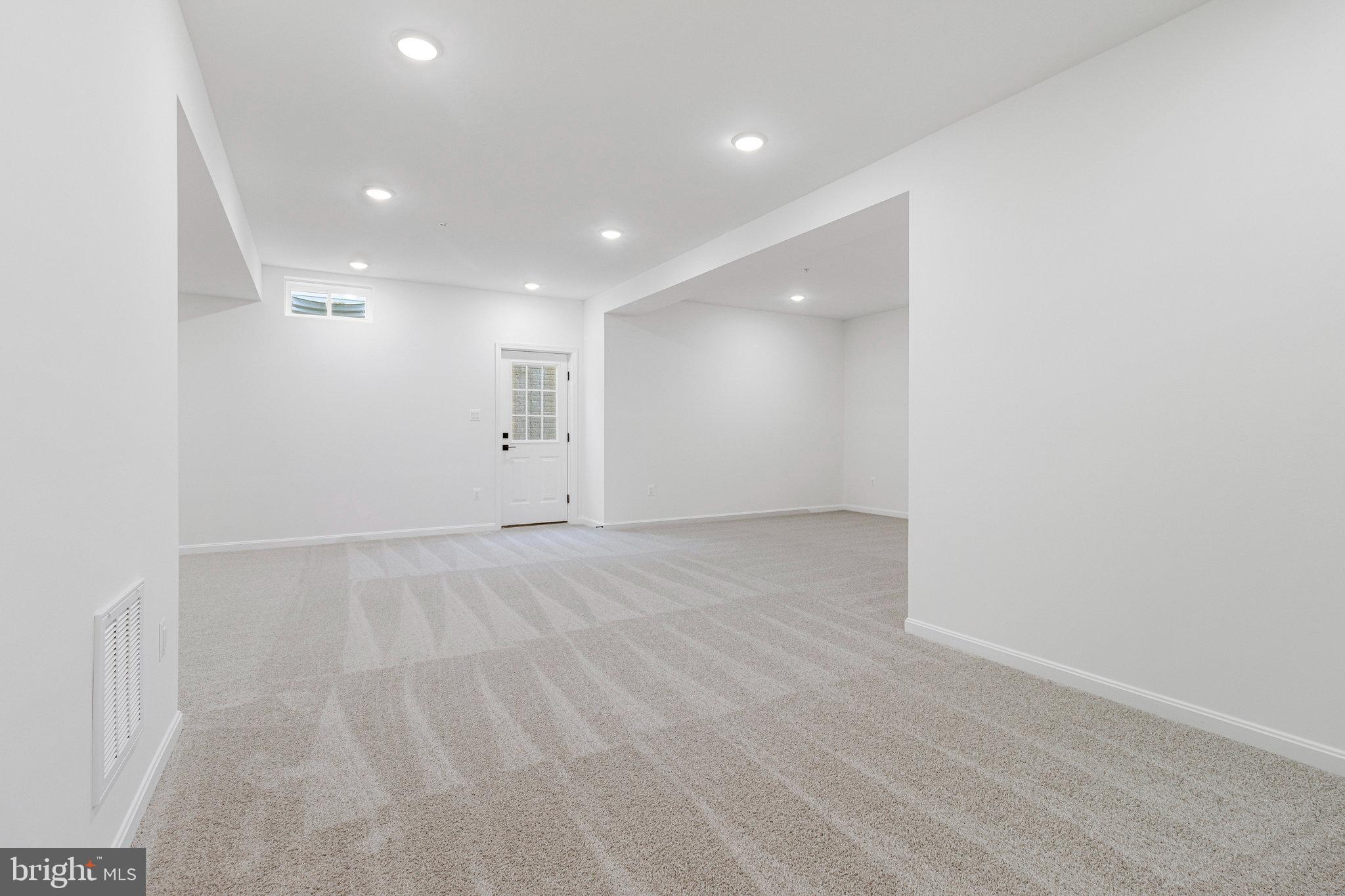 ELMWOOD FARM - Residential