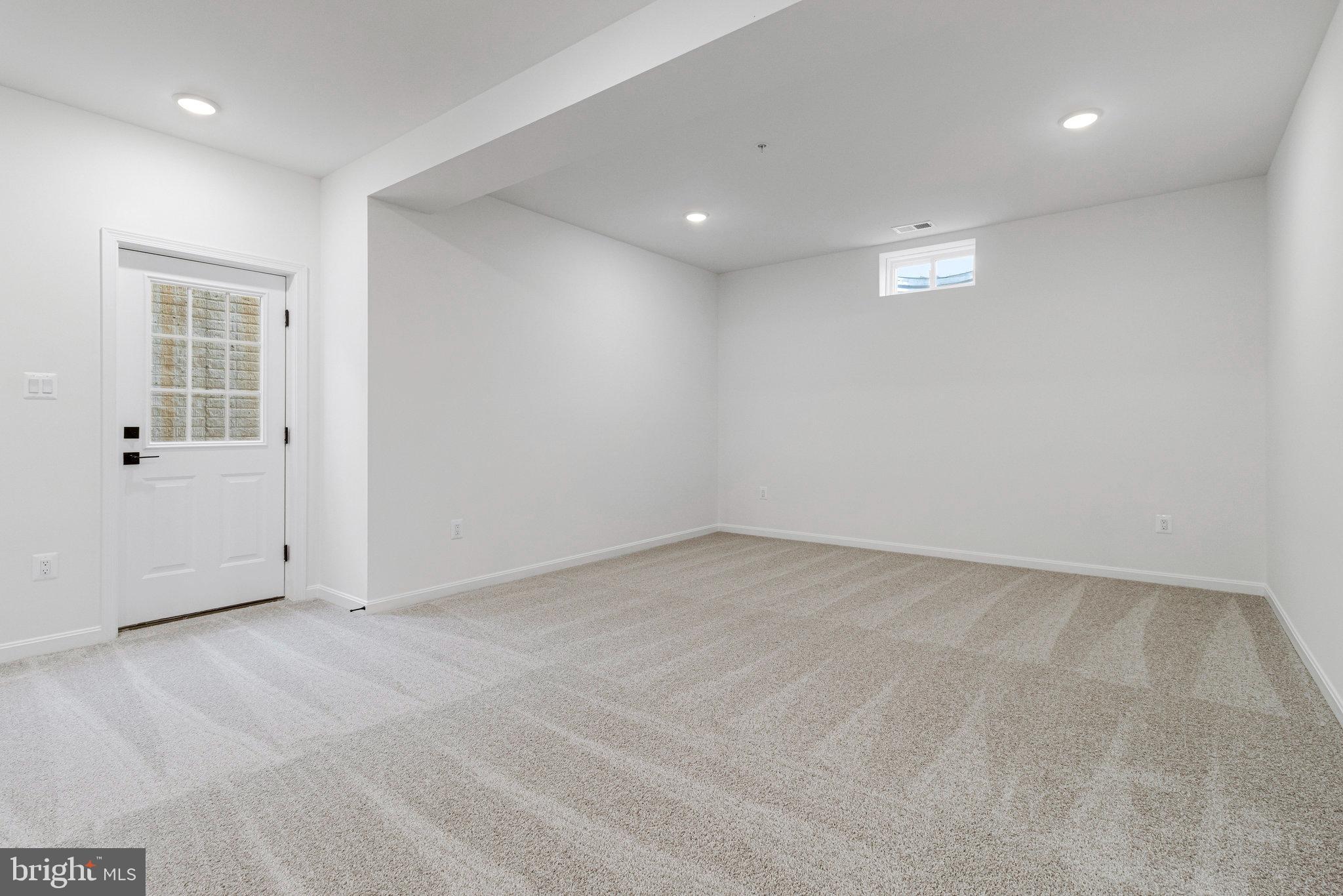 ELMWOOD FARM - Residential