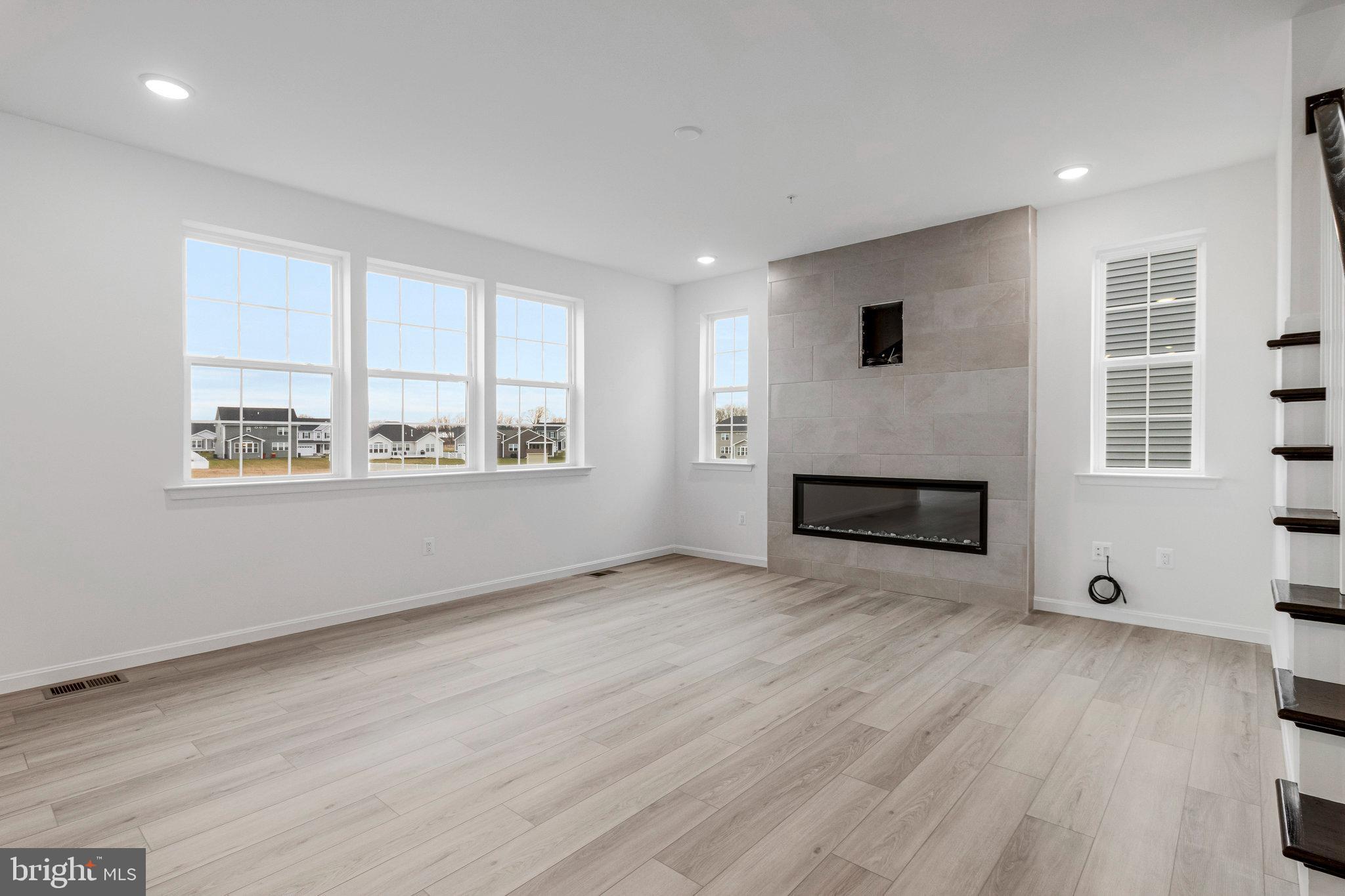 ELMWOOD FARM - Residential